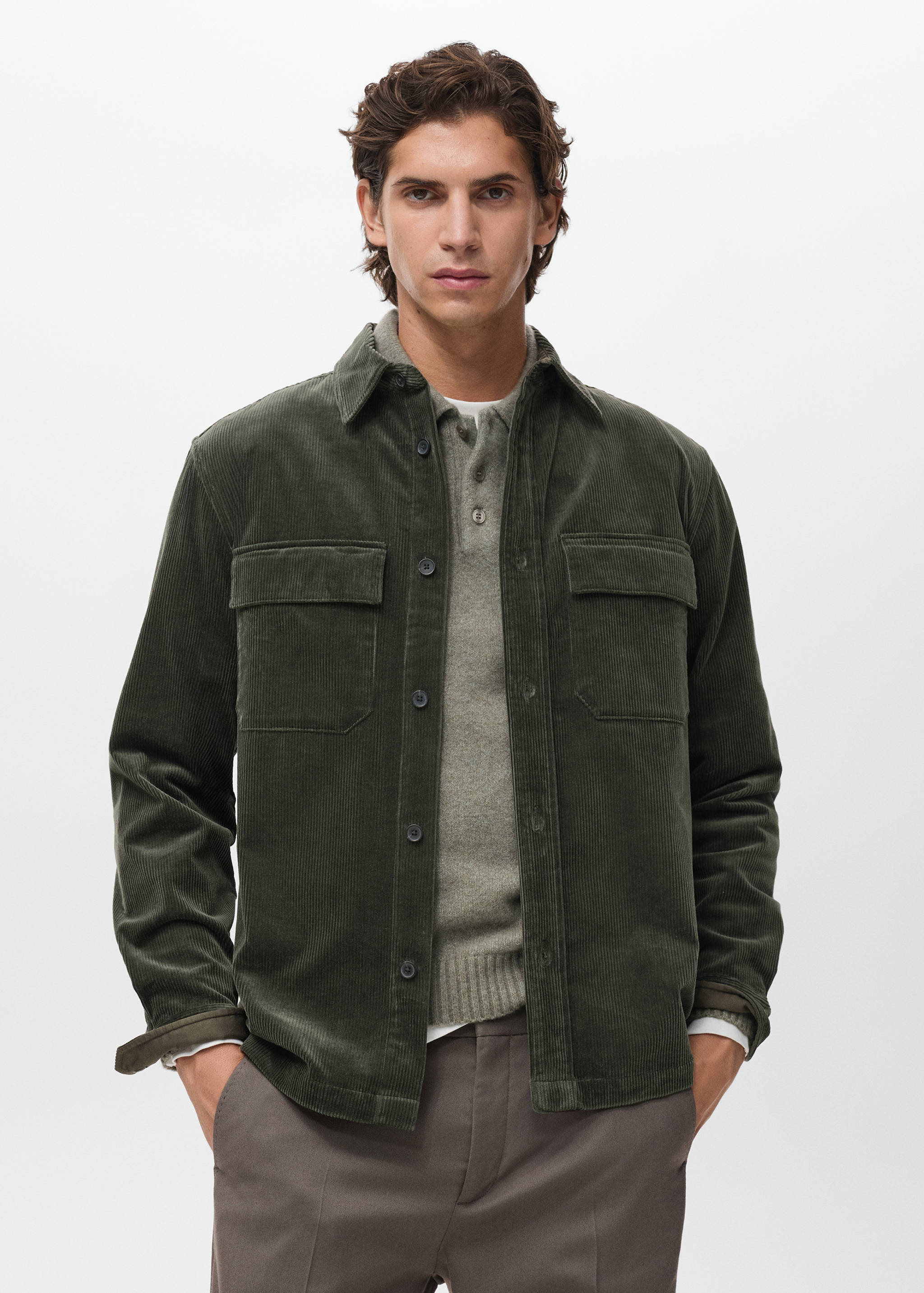 Cord-Overshirt mit Taschen - Mittlere Ansicht