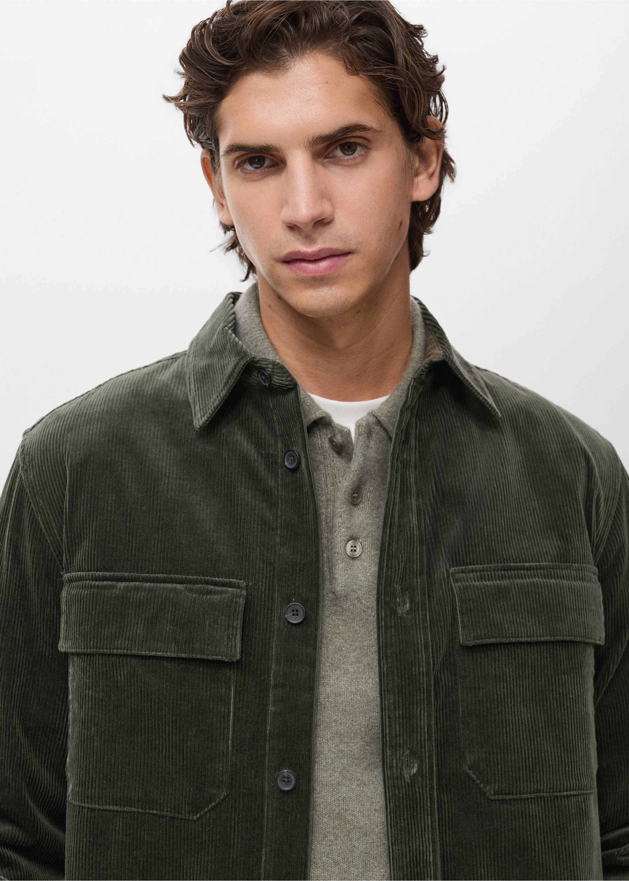 Cord-Overshirt mit Taschen - Detail des Artikels 1, Khaki. Ref: 17047905-00.