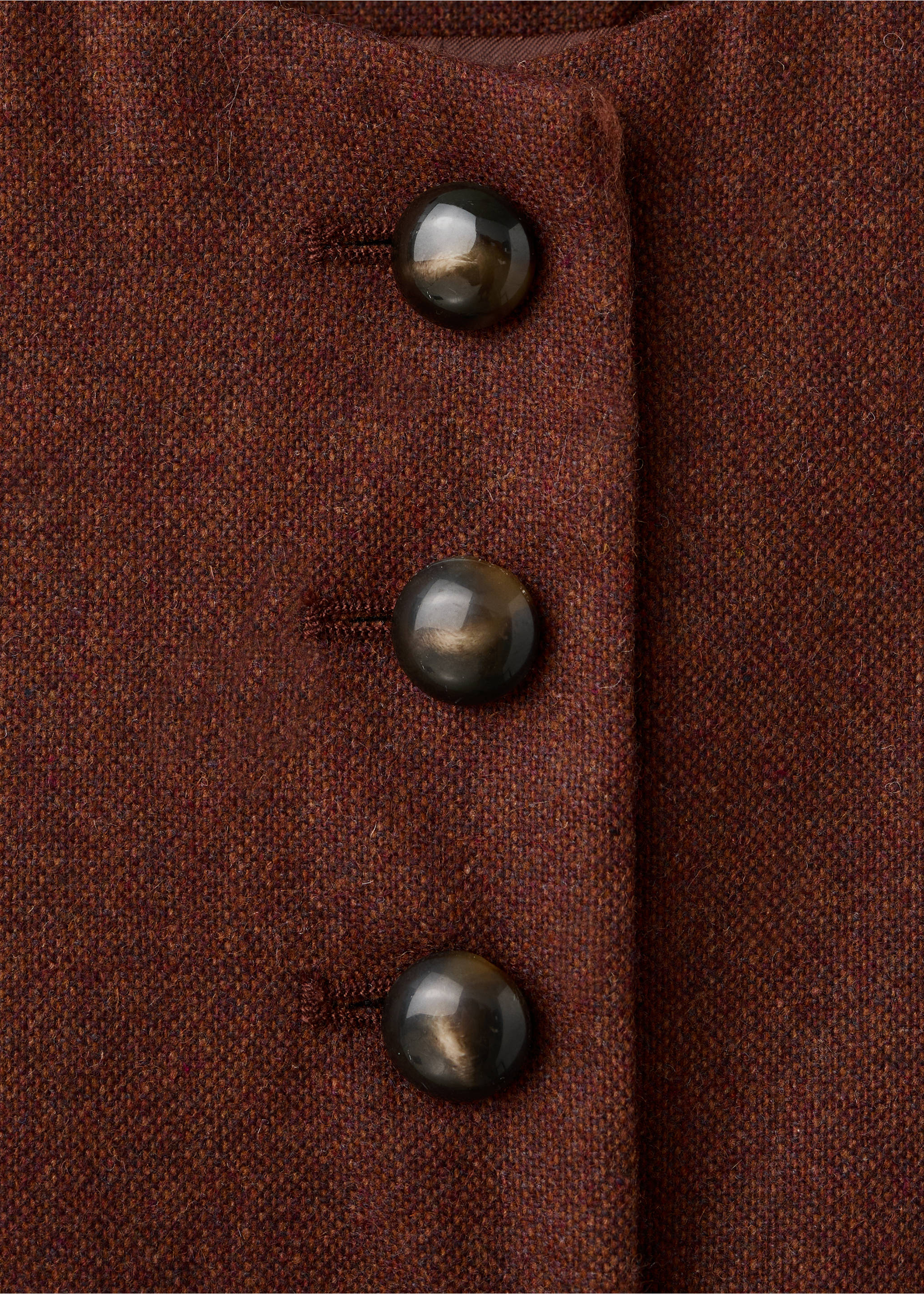 Wool-blend gilet with buttons - Details of the article 8, Tobacco Brown. Ref: 17047912-00.