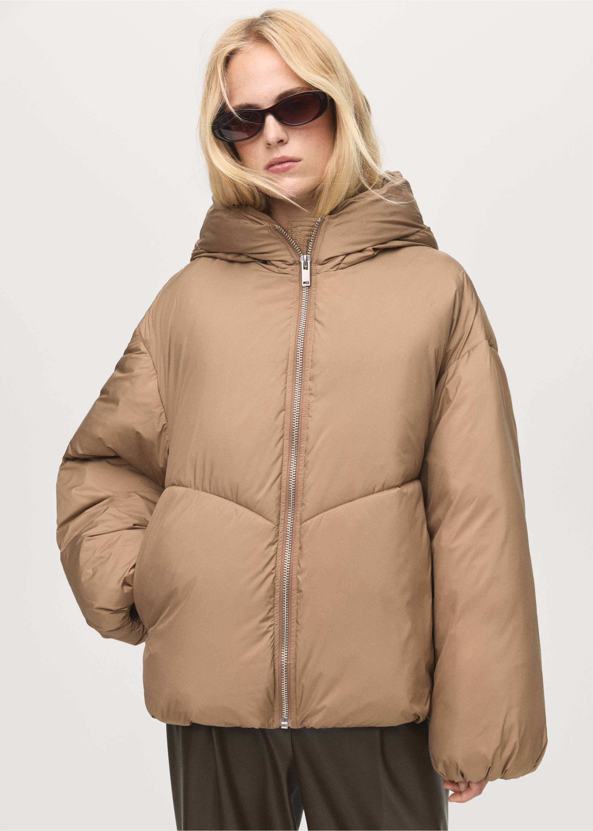 Short oversized anorak with hood - Medium plane, Beige. Ref: 17048266-00.