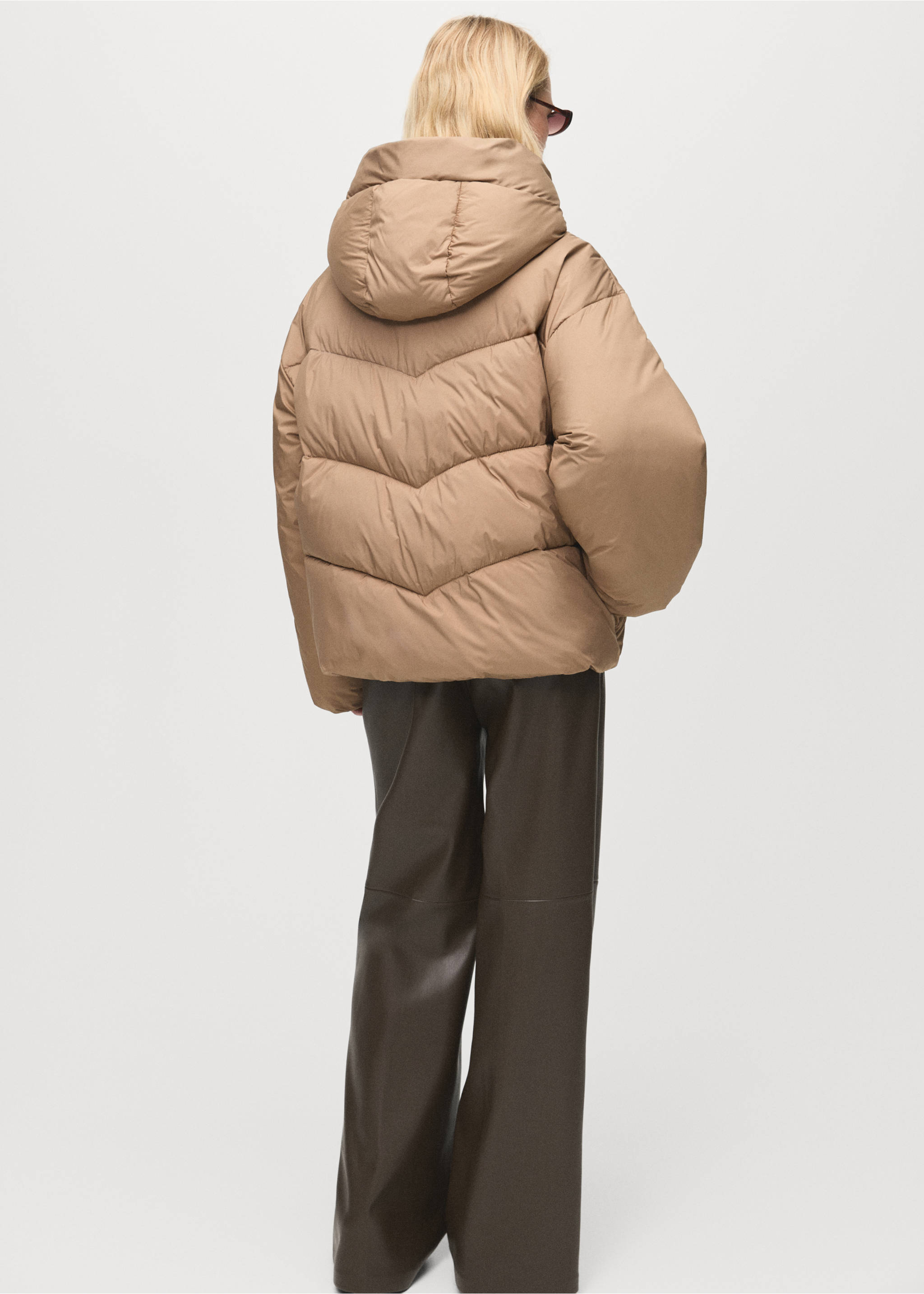 Short oversized anorak with hood - Reverse of the article, Beige. Ref: 17048266-00.