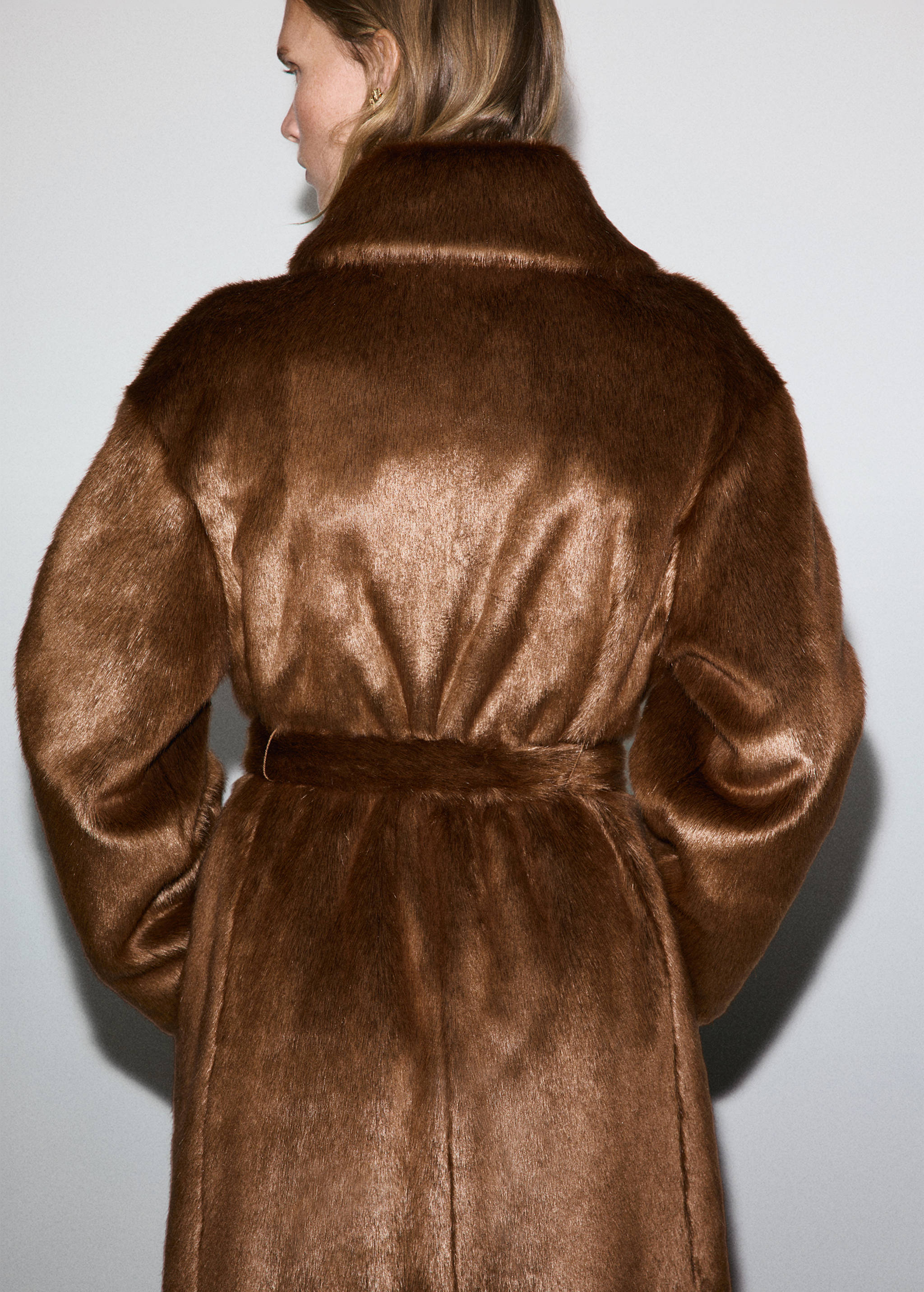 Faux-fur coat with belt - Details of the article 2