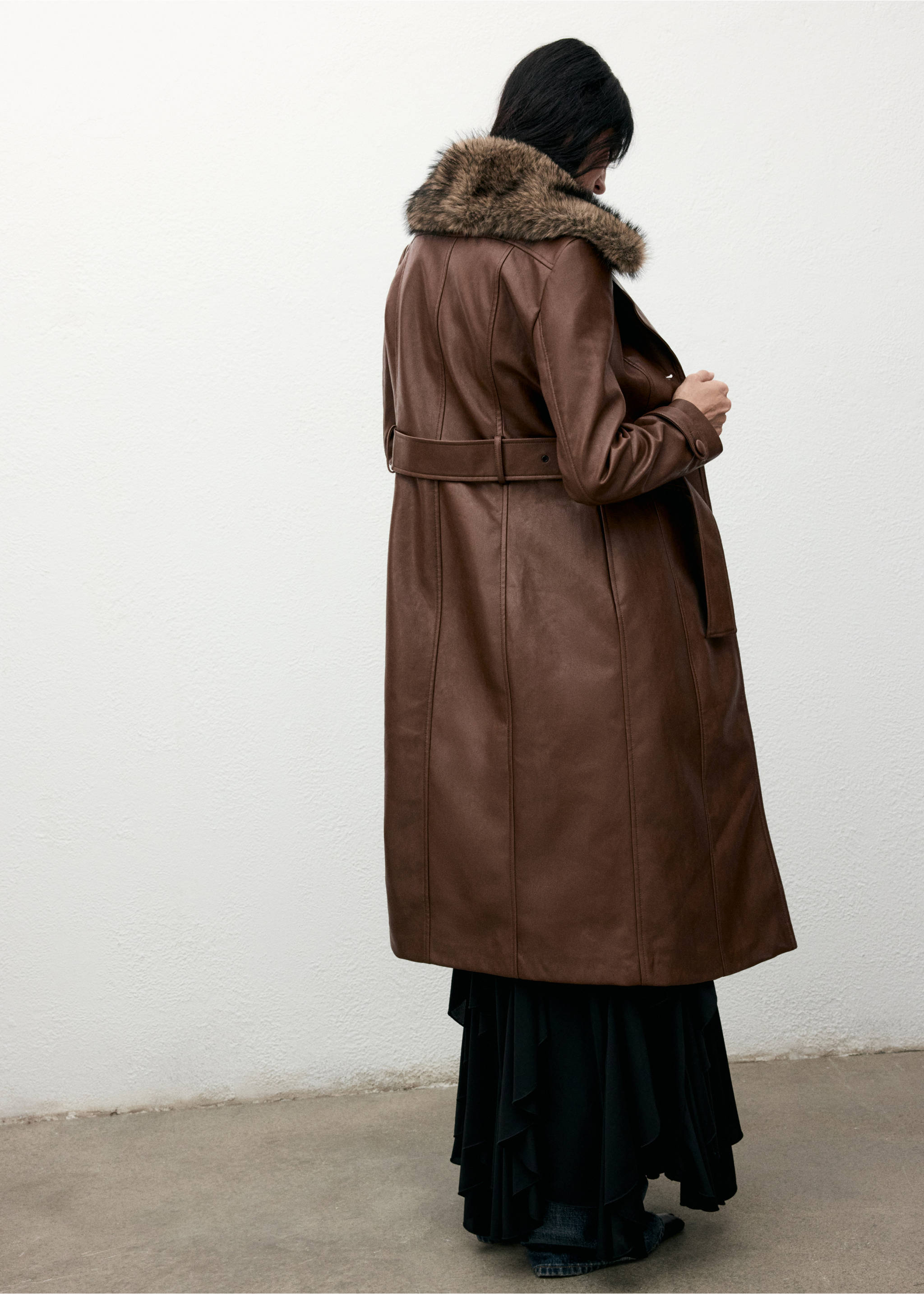 Faux-leather coat with fur collar - Reverse of the article, Medium Brown. Ref: 17048282-00.