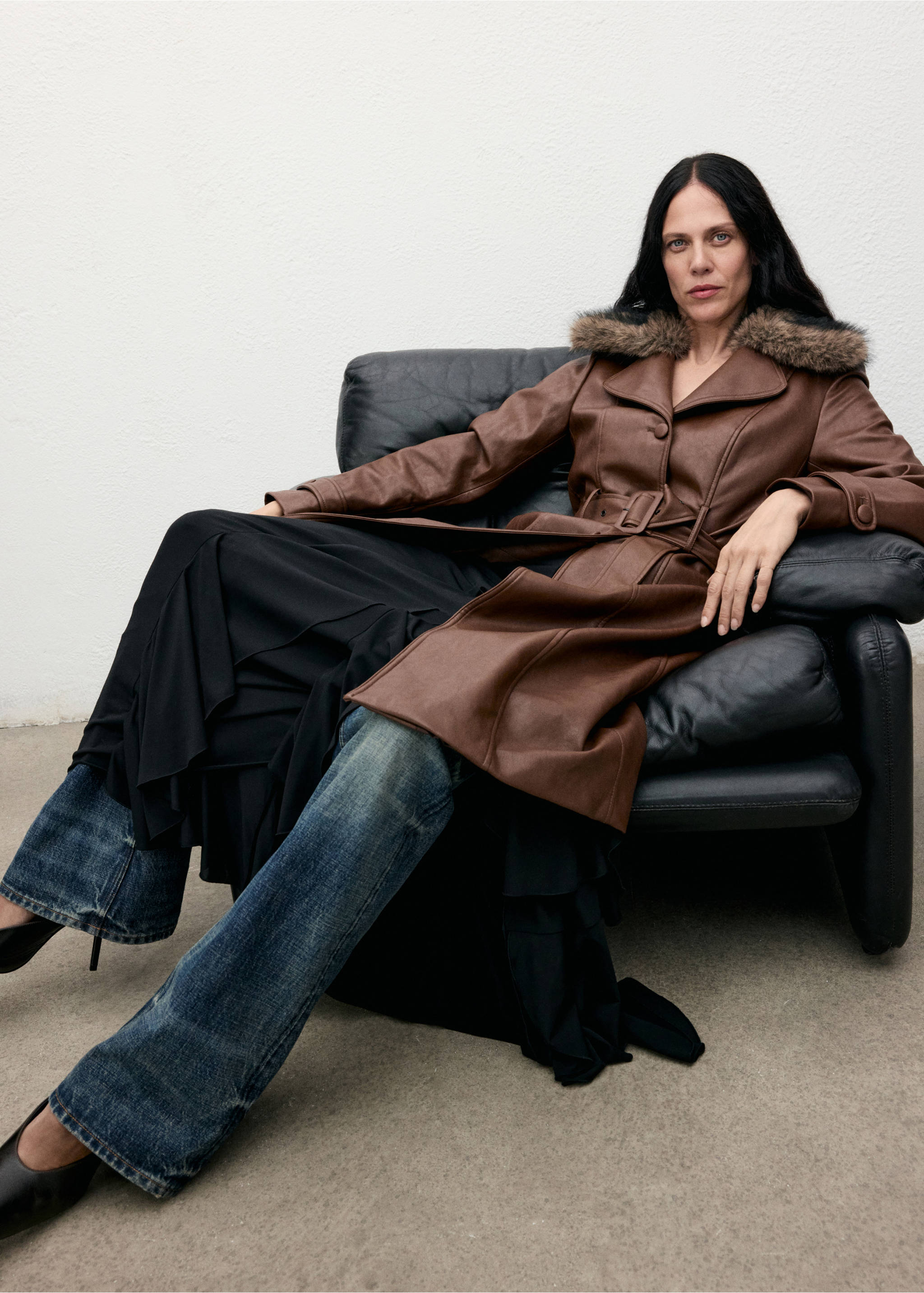 Faux-leather coat with fur collar - Details of the article 2, Medium Brown. Ref: 17048282-00.