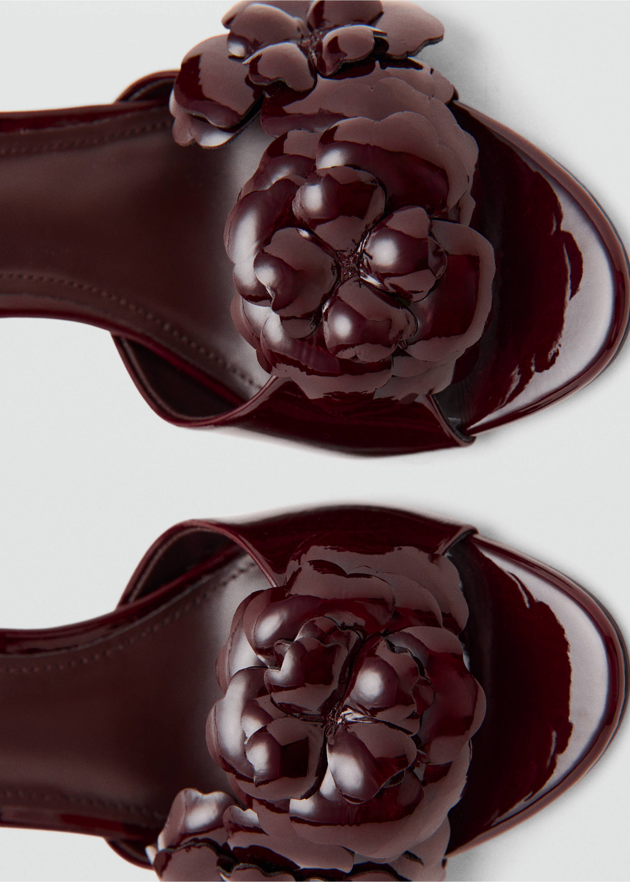 Sandales vernies à talon à fleurs - Détail de l'article 2, Chocolat. Ref: 17048636-00.