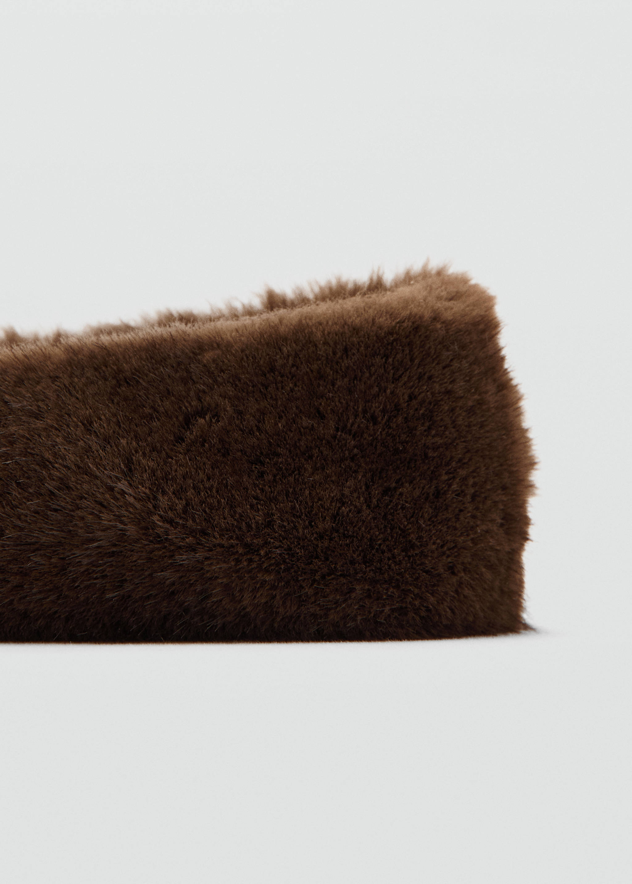 Fur-effect flat shoes - Details of the article 1