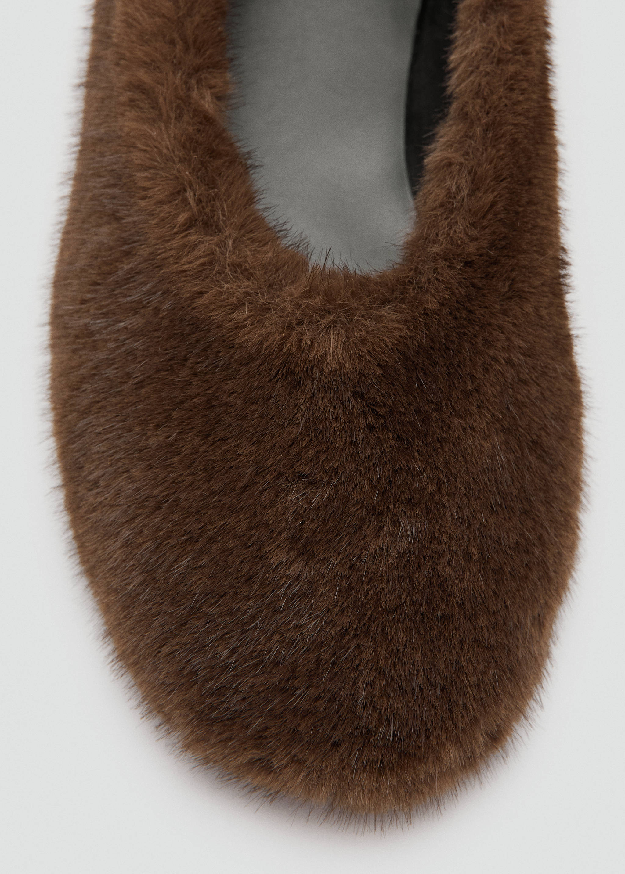 Fur-effect flat shoes - Details of the article 2