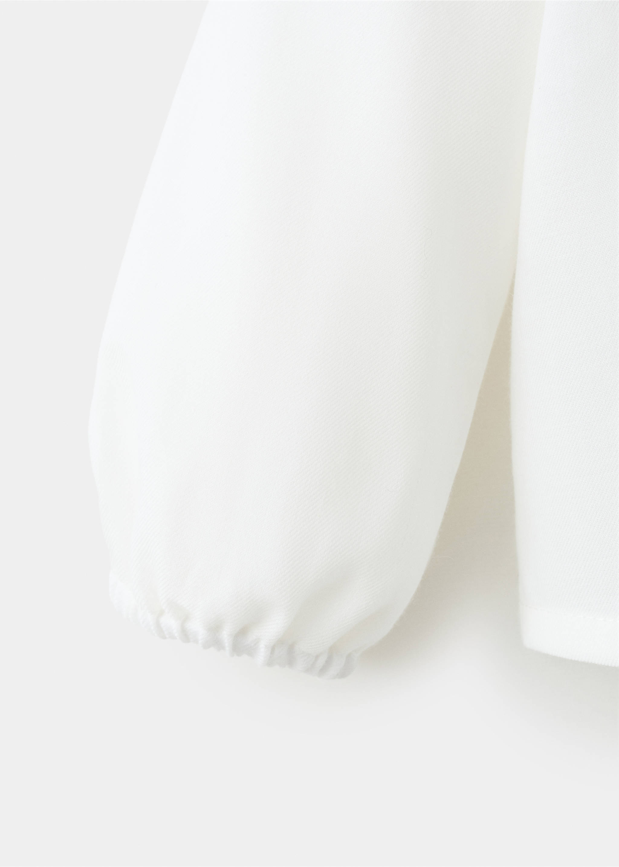 Contrast collar shirt - Details of the article 0, Off White. Ref: 17049107-00.