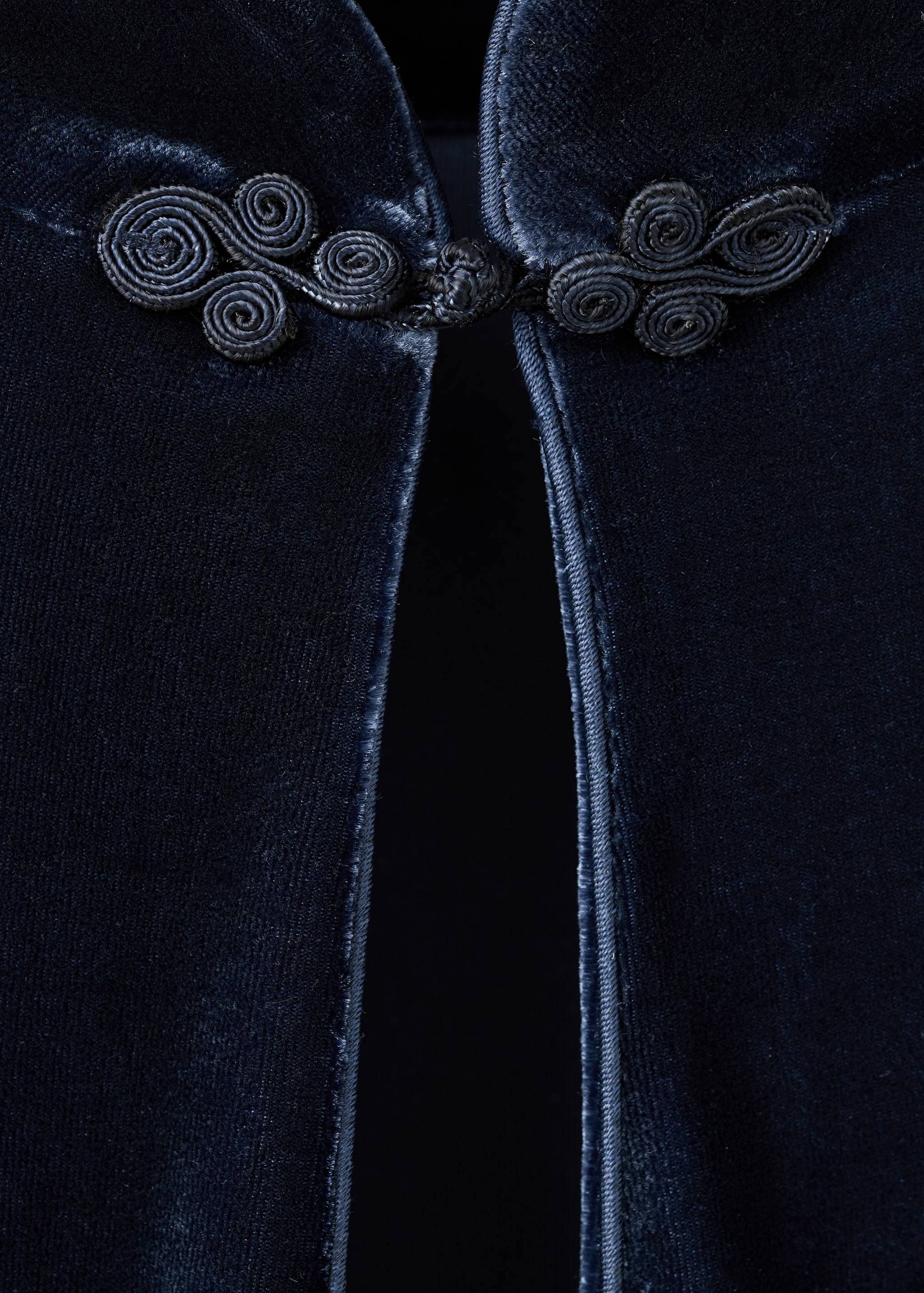 Sammetklänning med knytband och slits - Detaljer om artikeln 0