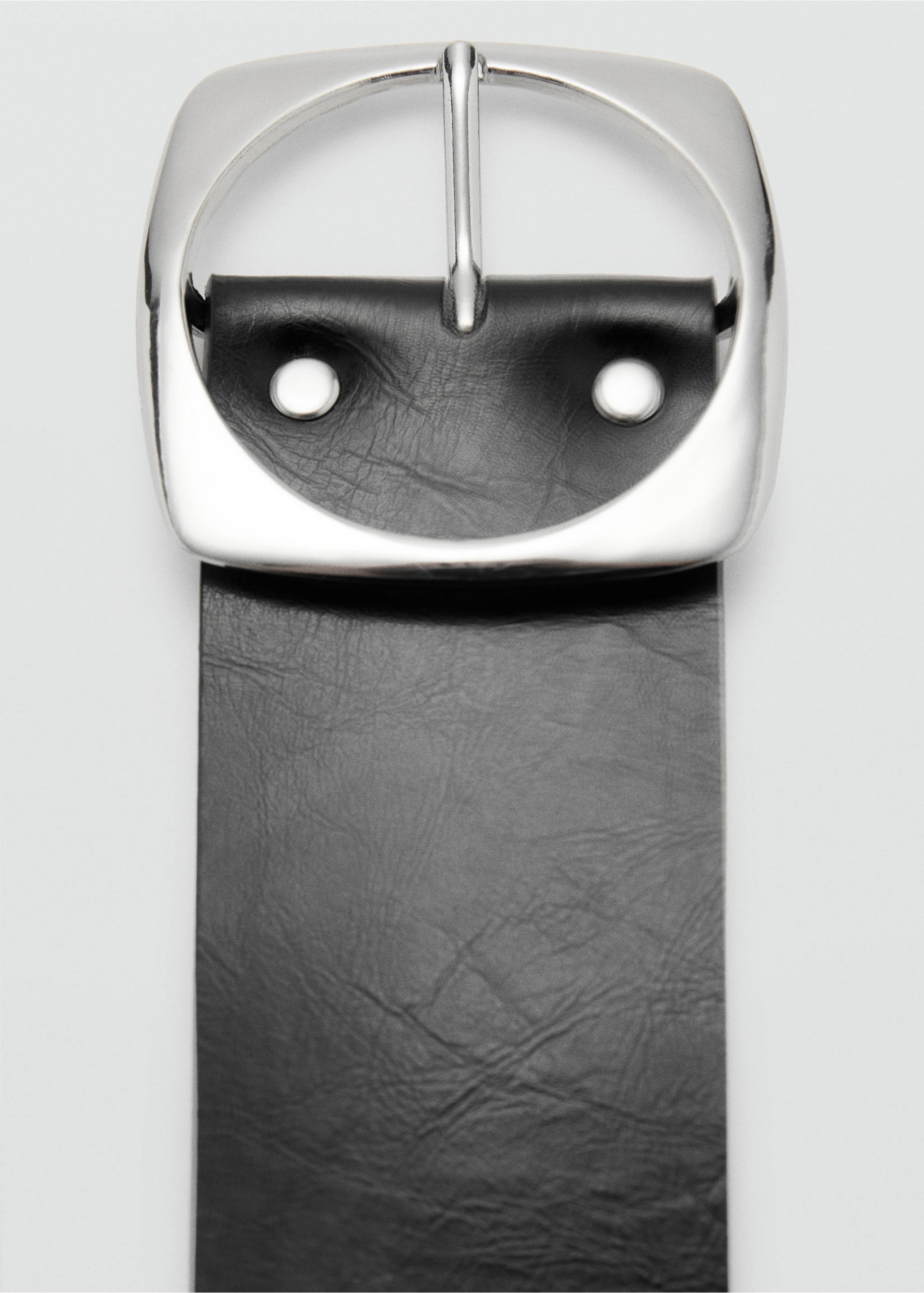Leather belt with square buckle - Details of the article 1, Black. Ref: 17051133-00.