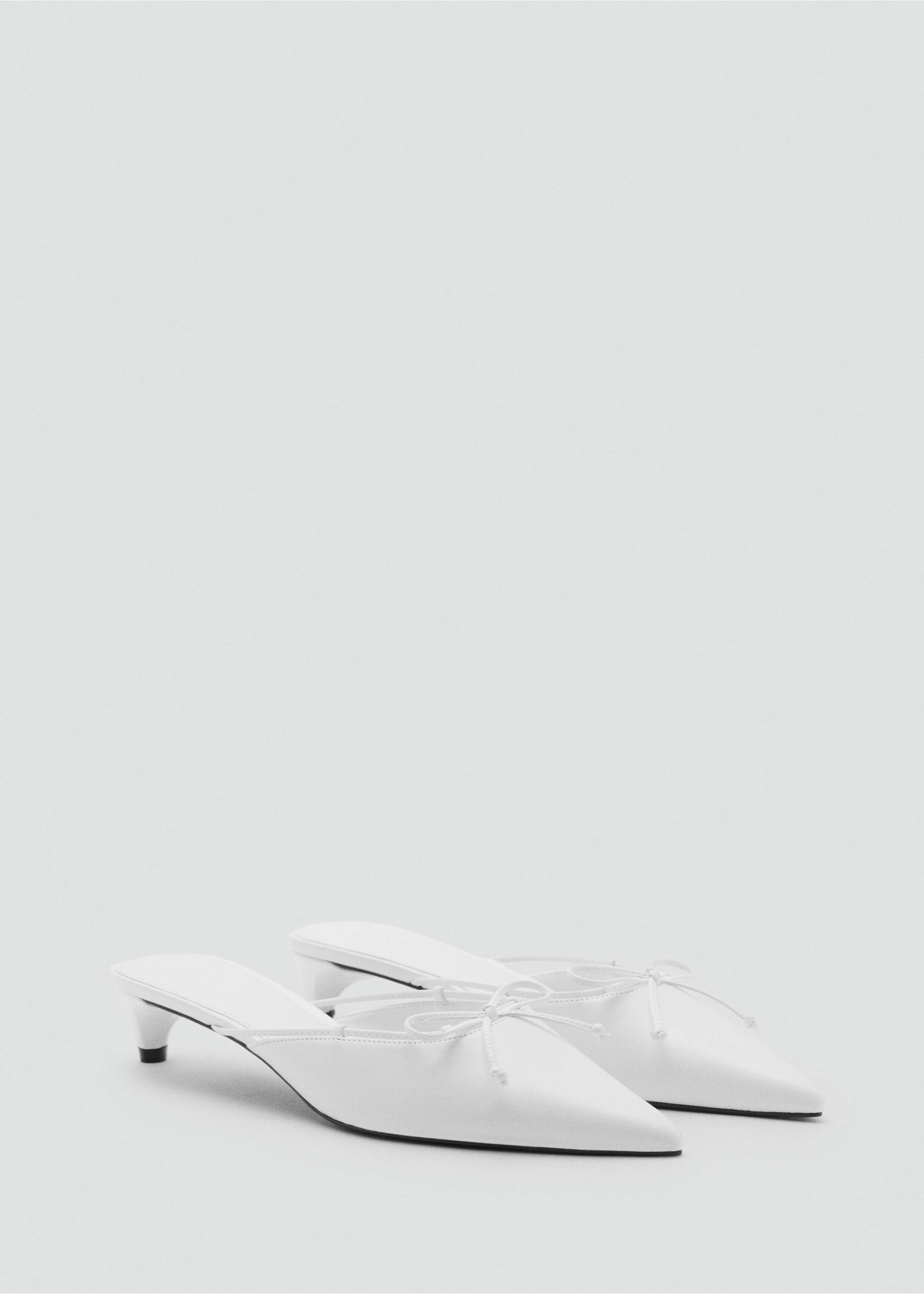 Kitten shoes with bow detail - Medium plane, White. Ref: 17051139-00.