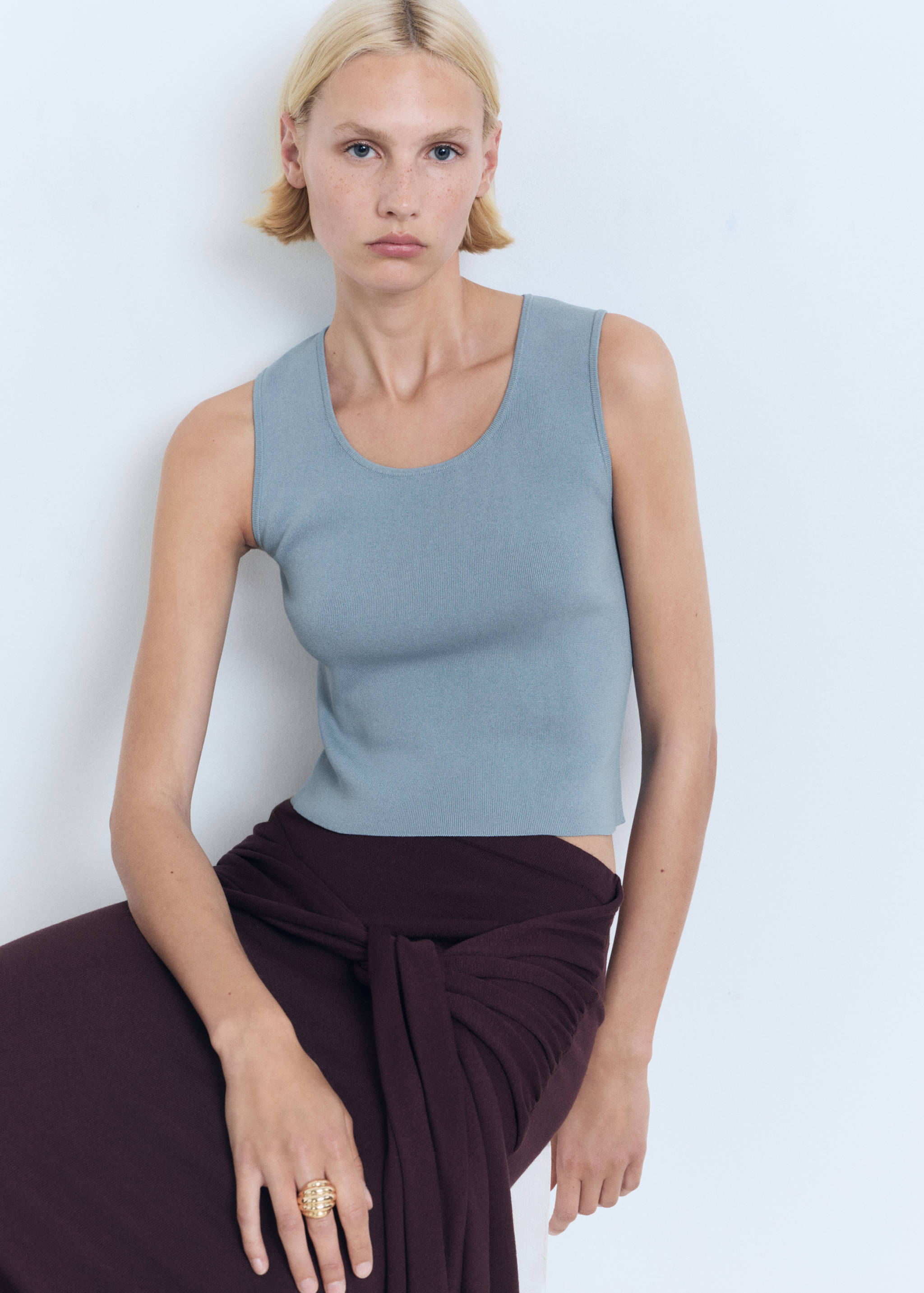 Haut décolleté court en maille - Plan moyen