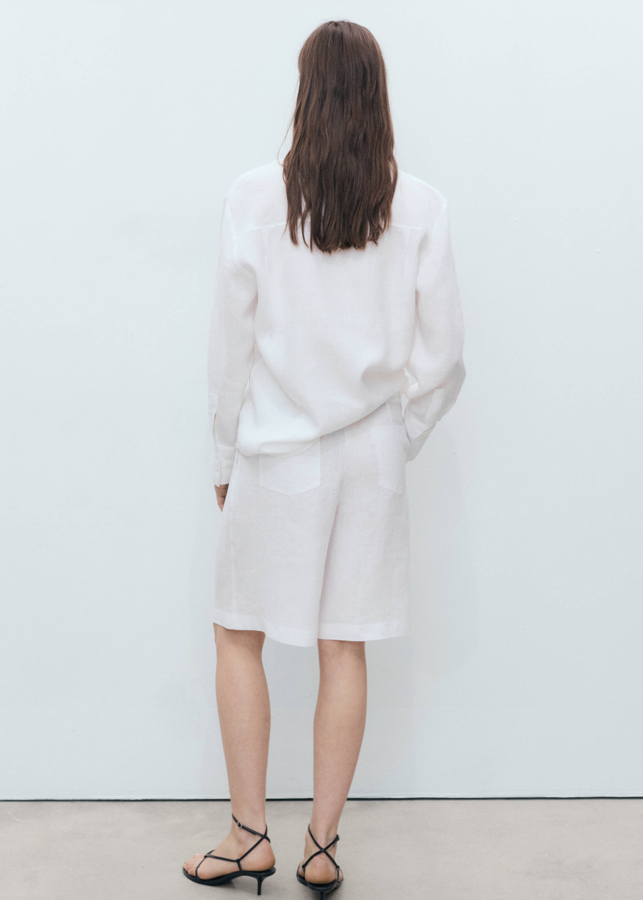 Linen oversized shirt - Reverse of the article