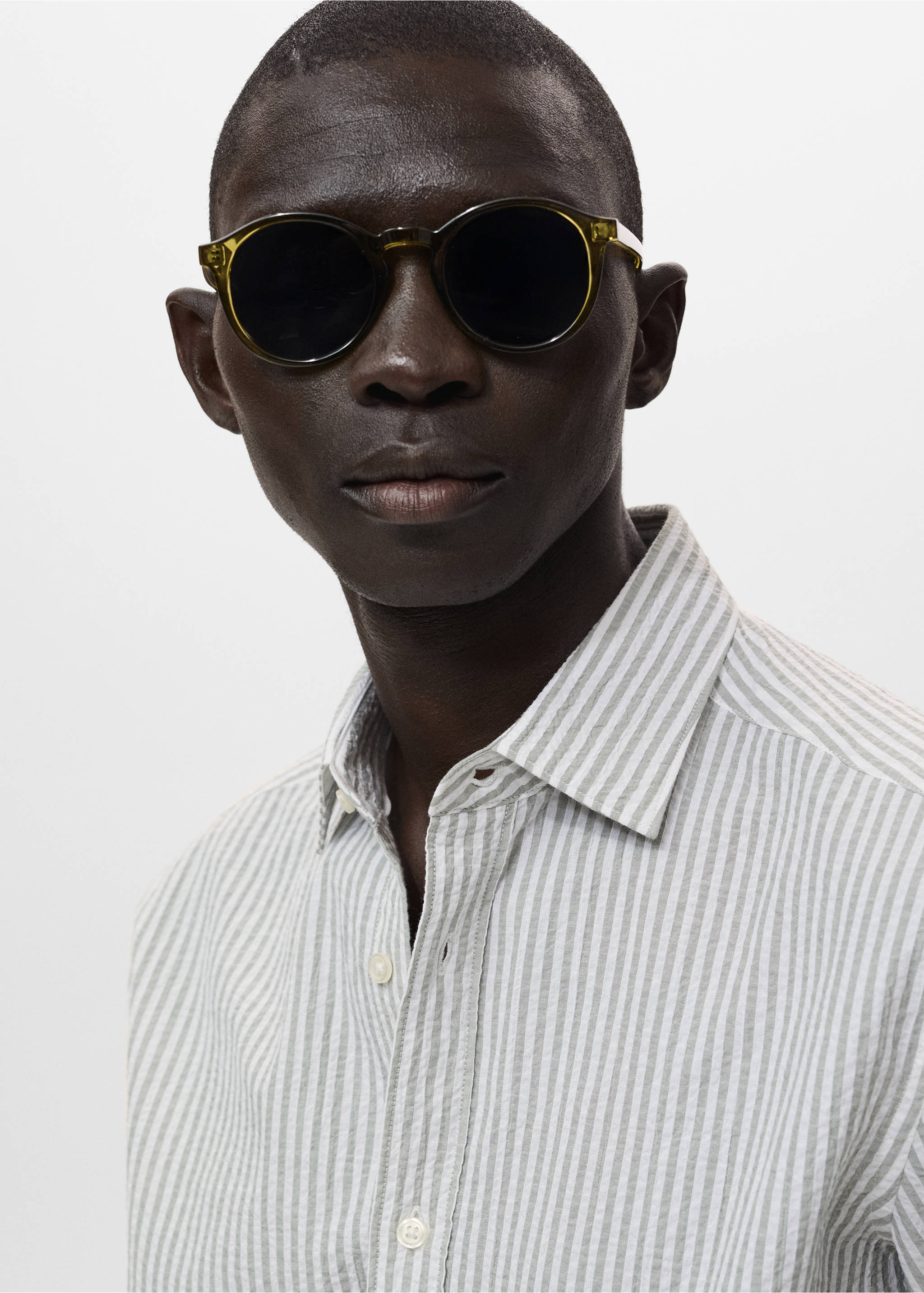 Regular-fit stripe-textured shirt - Details of the article 1, Dark Green. Ref: 17051147-00.