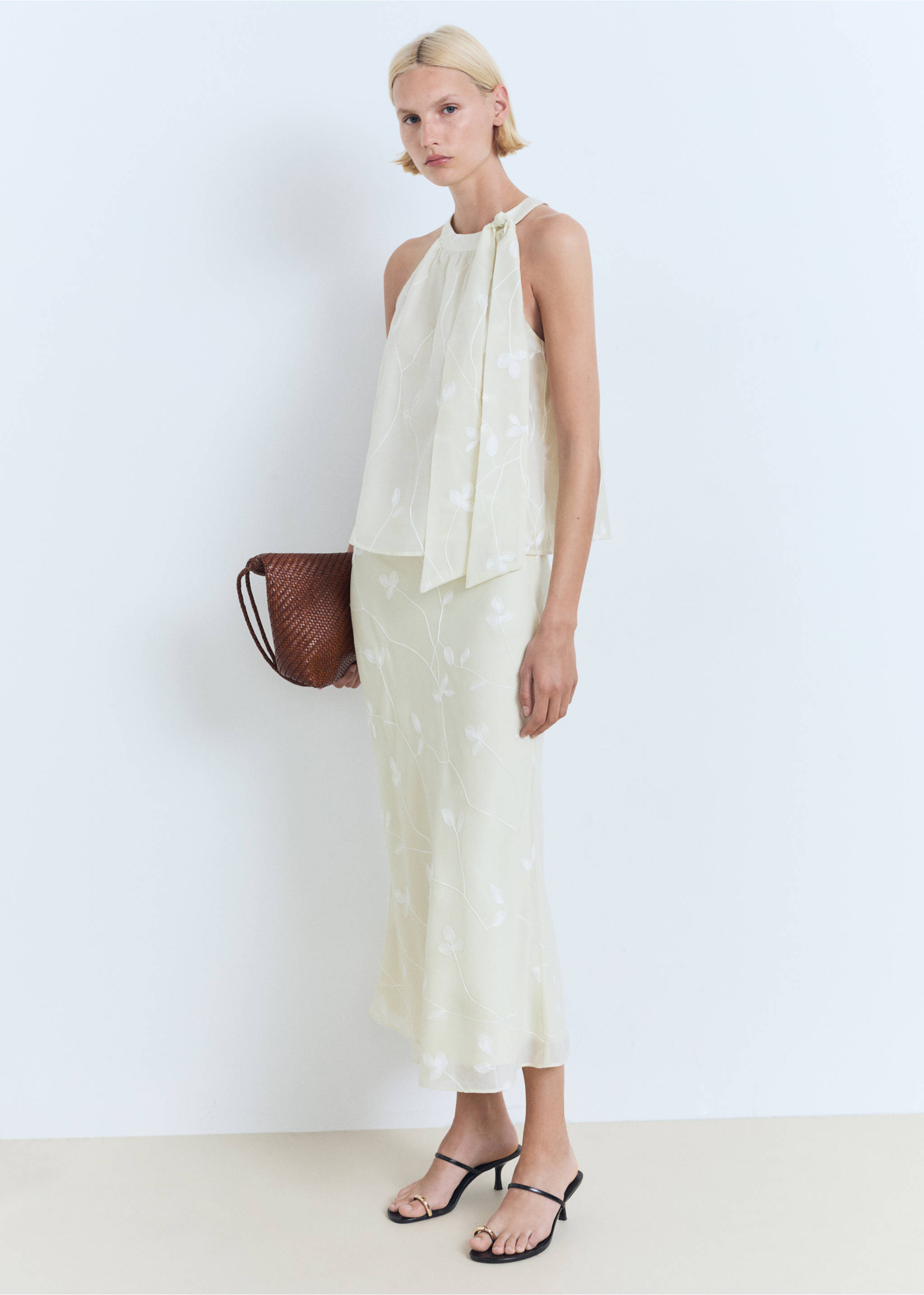 Halter-neck top with knot detail - General plane, Ecru. Ref: 17051155-00.