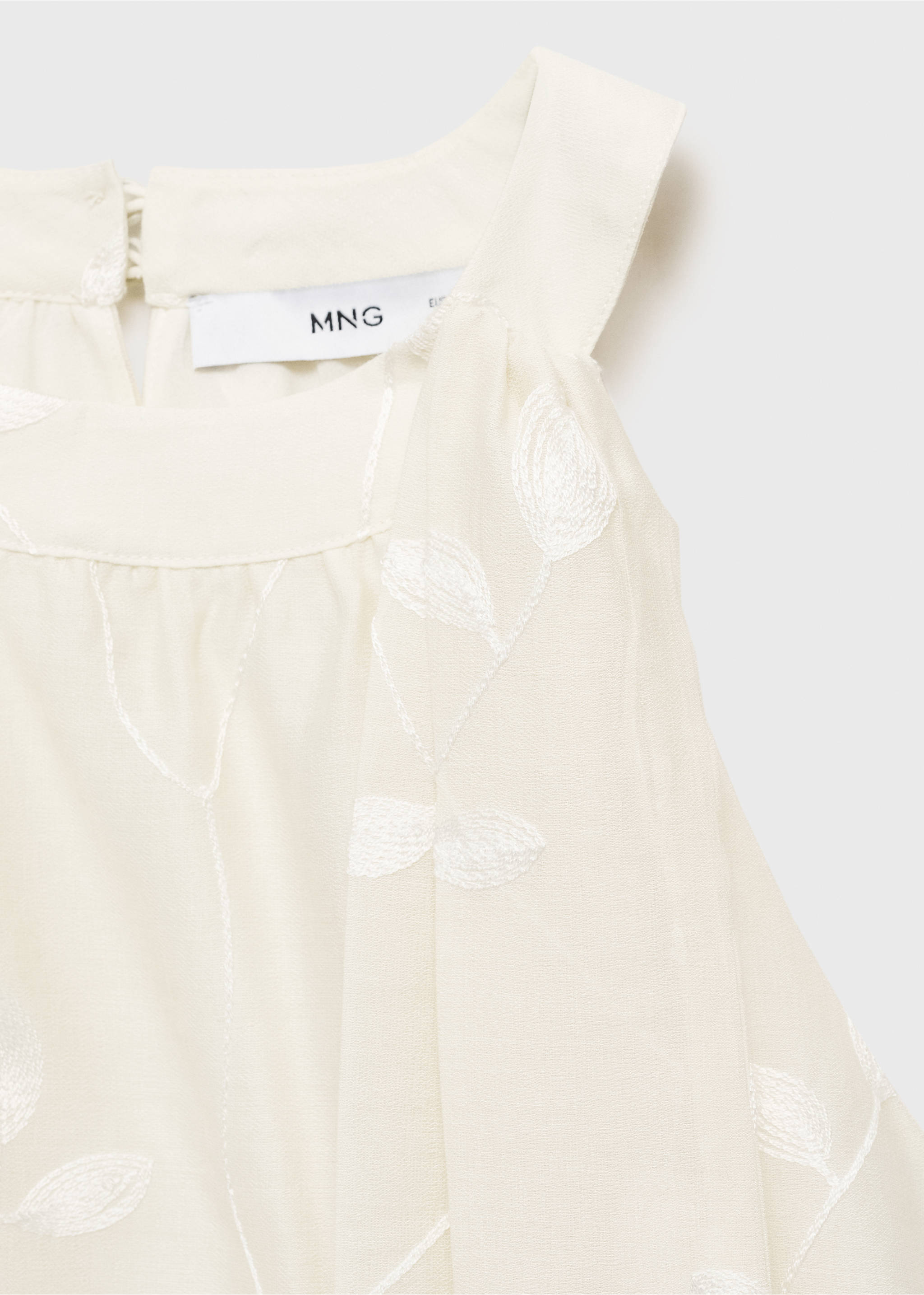 Halter-neck top with knot detail - Details of the article 8, Ecru. Ref: 17051155-00.