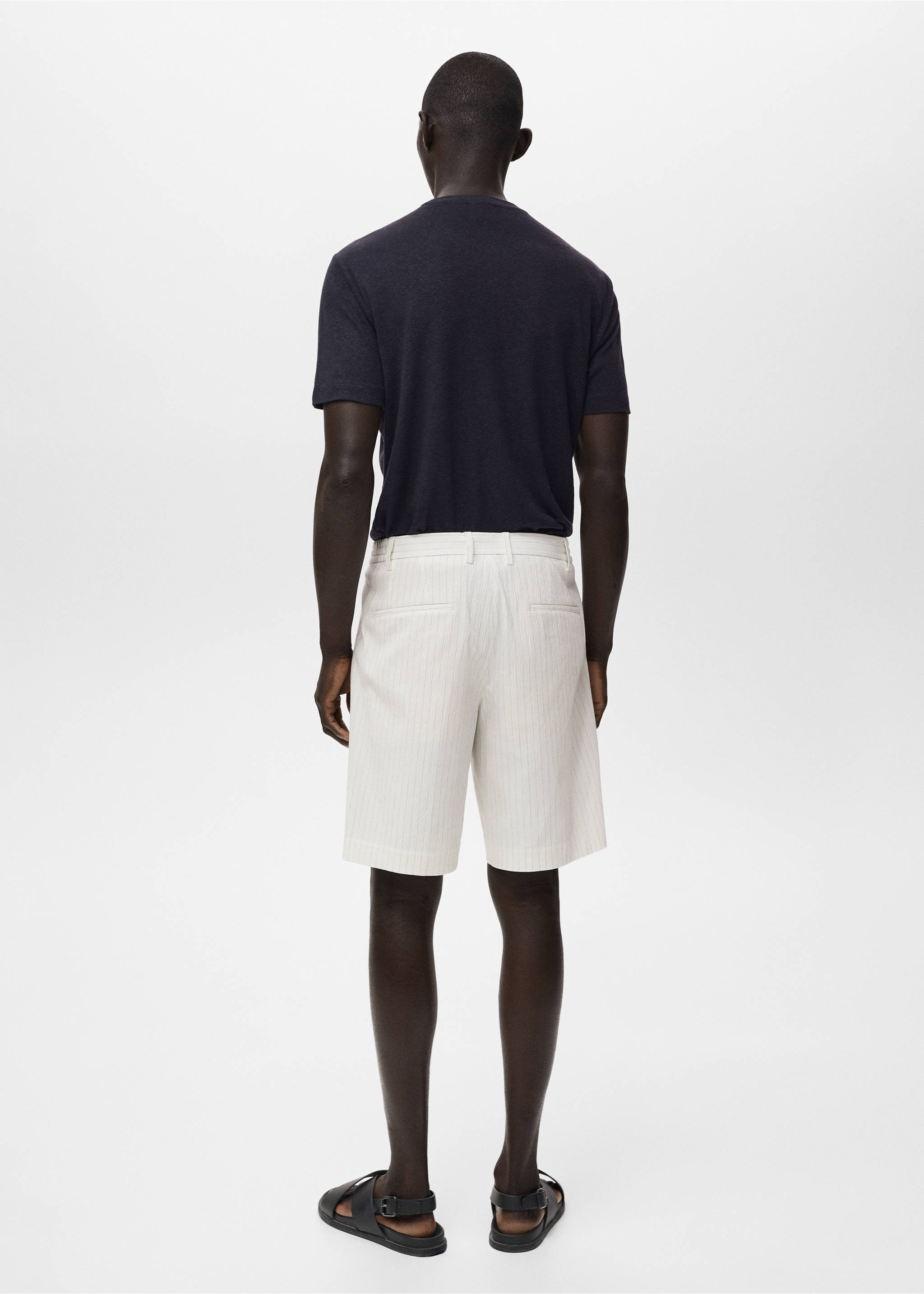 Bermuda slim-fit chino coton - Verso de l’article, Blanc cassé. Ref: 17051162-00.