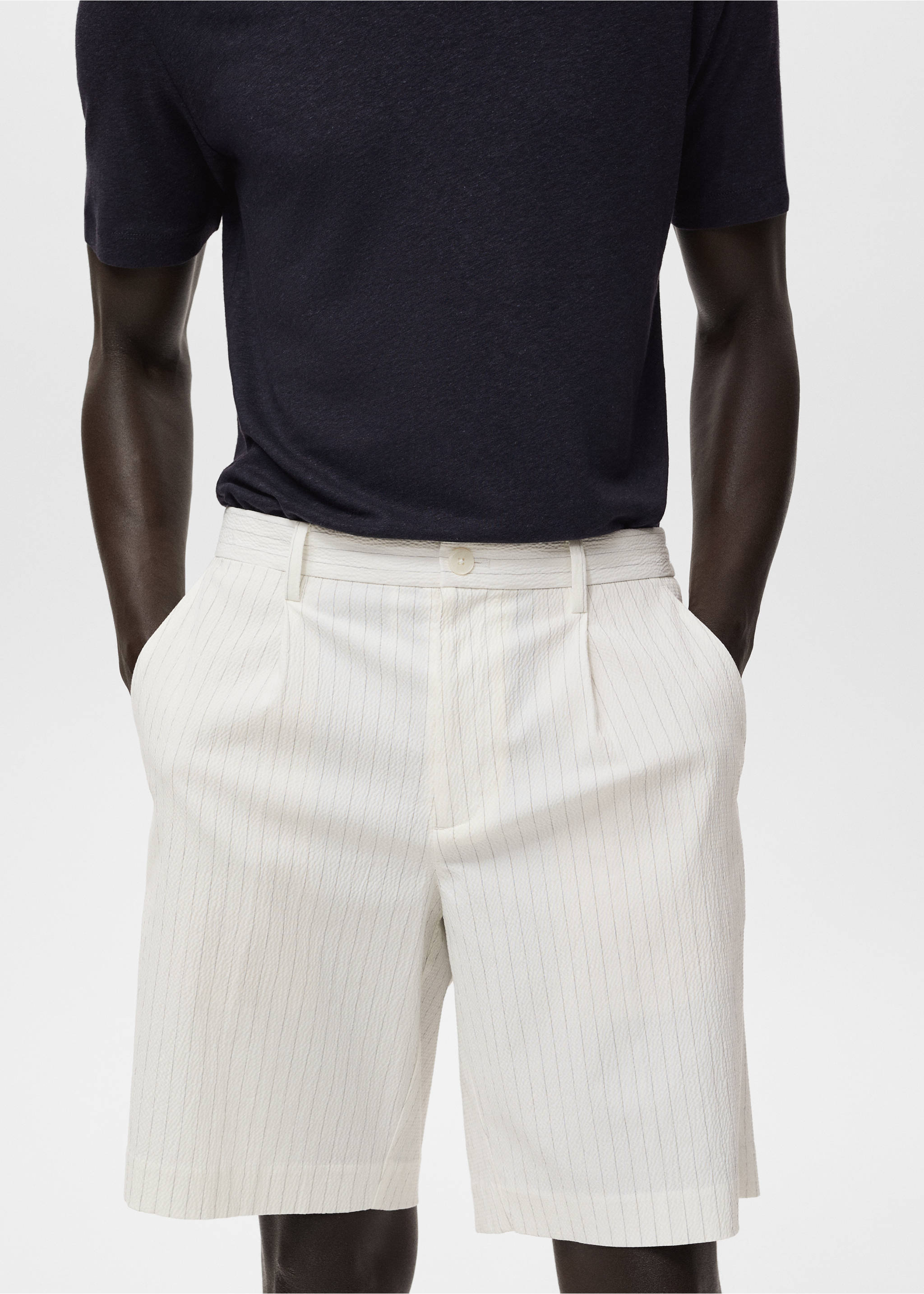 Bermuda slim-fit chino coton - Détail de l'article 1, Blanc cassé. Ref: 17051162-00.