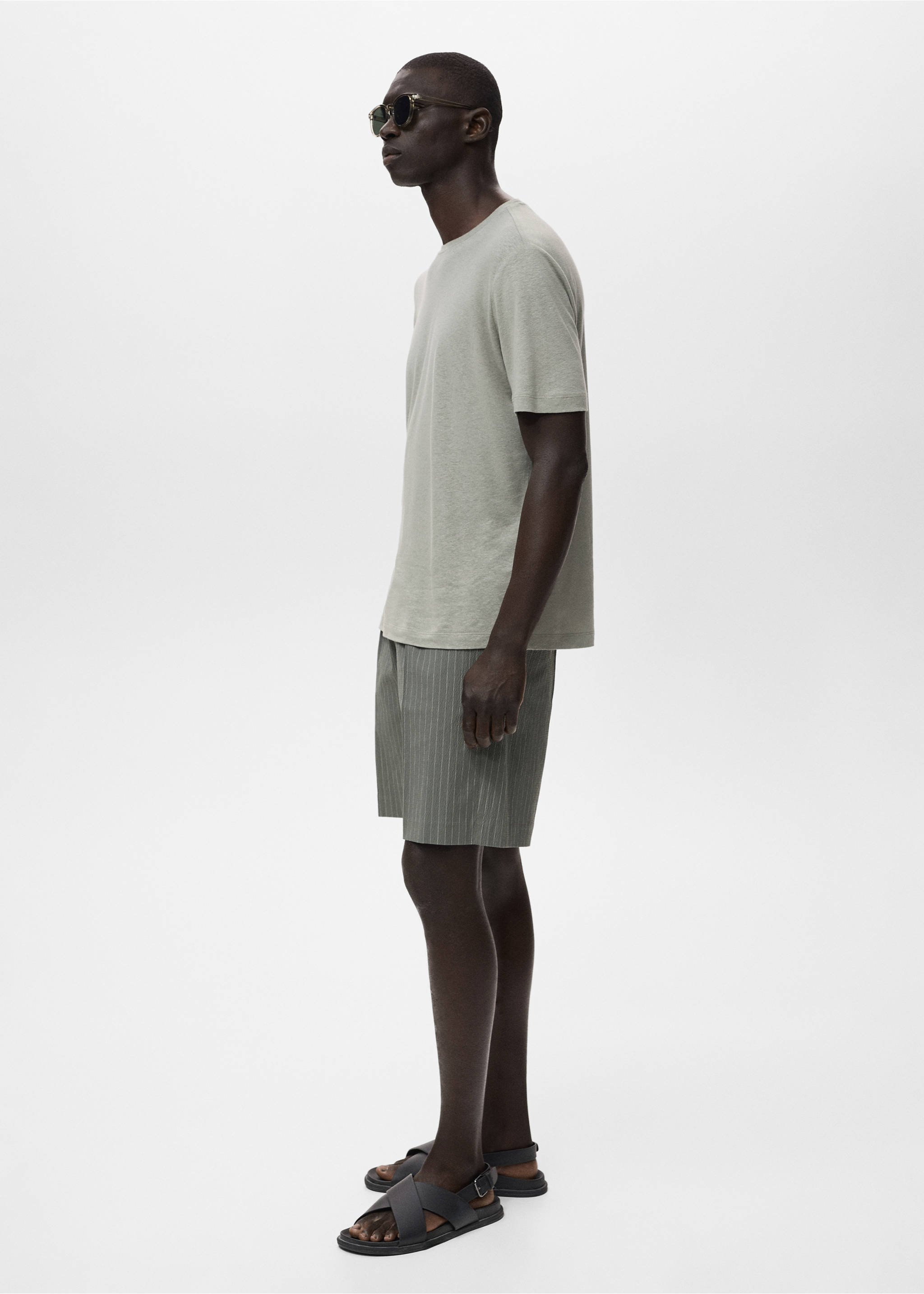 Slim-fit chino cotton bermuda shorts - Details of the article 2, Grey. Ref: 17051162-00.