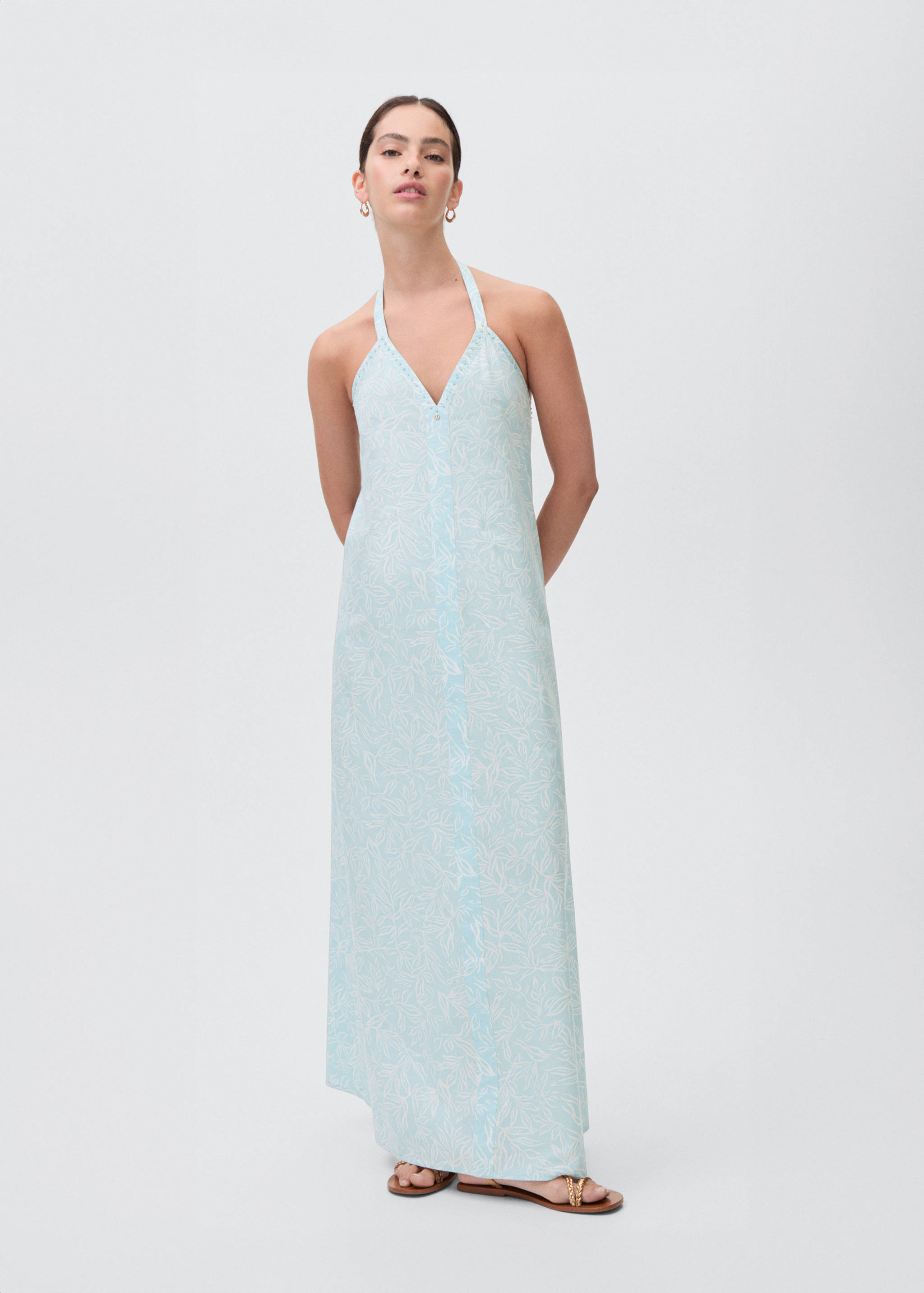 Long beaded dress - General plane