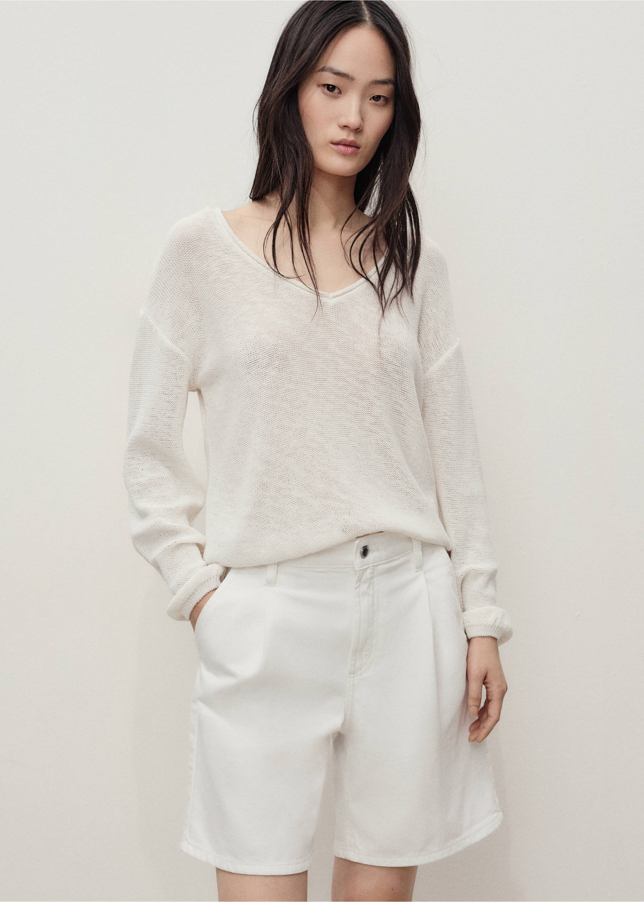 Mid-rise denim bermuda shorts with pleats - Medium plane, Off White. Ref: 17051189-00.