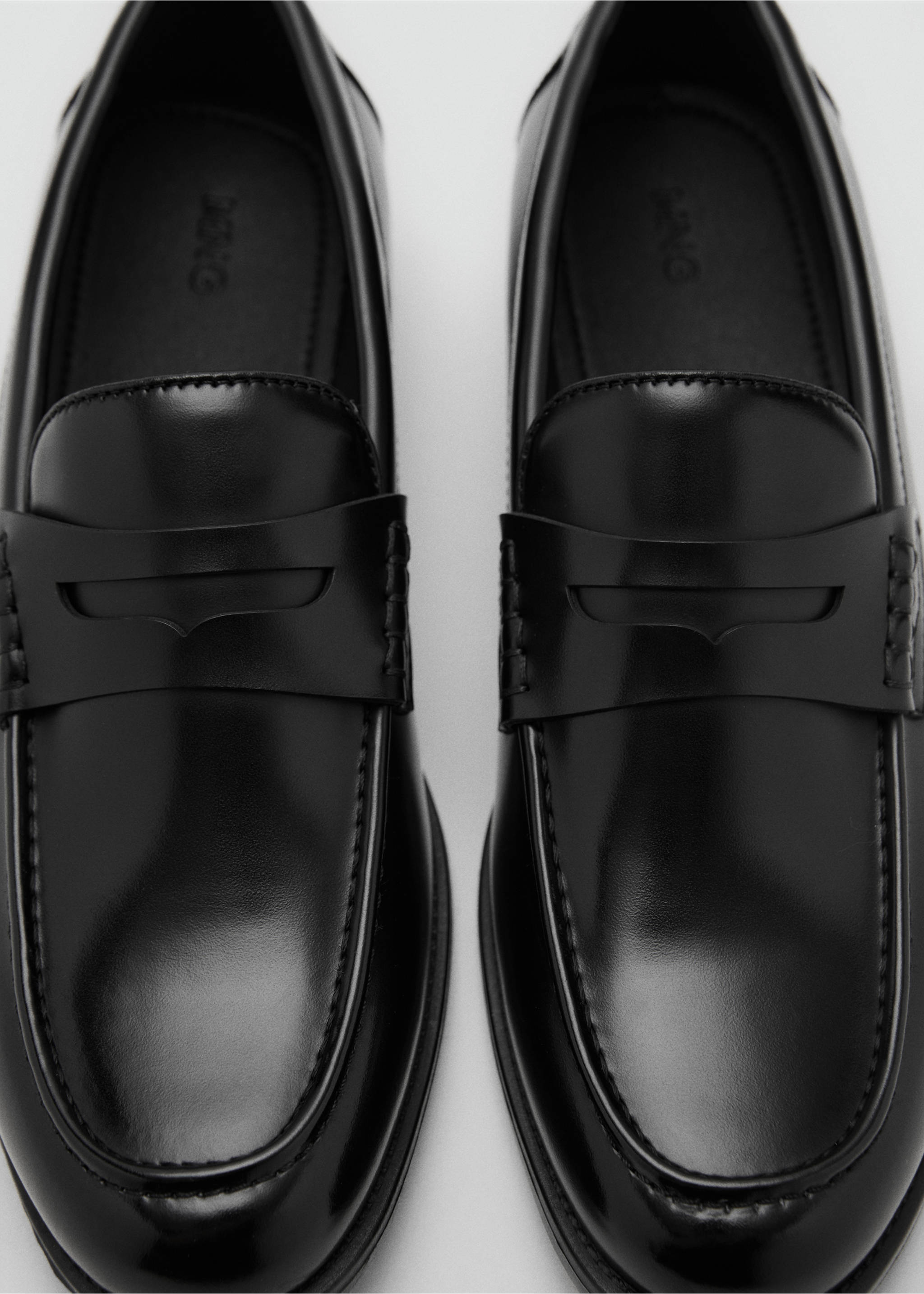 Nappa leather-effect moccasins - Details of the article 2, Black. Ref: 17051196-00.