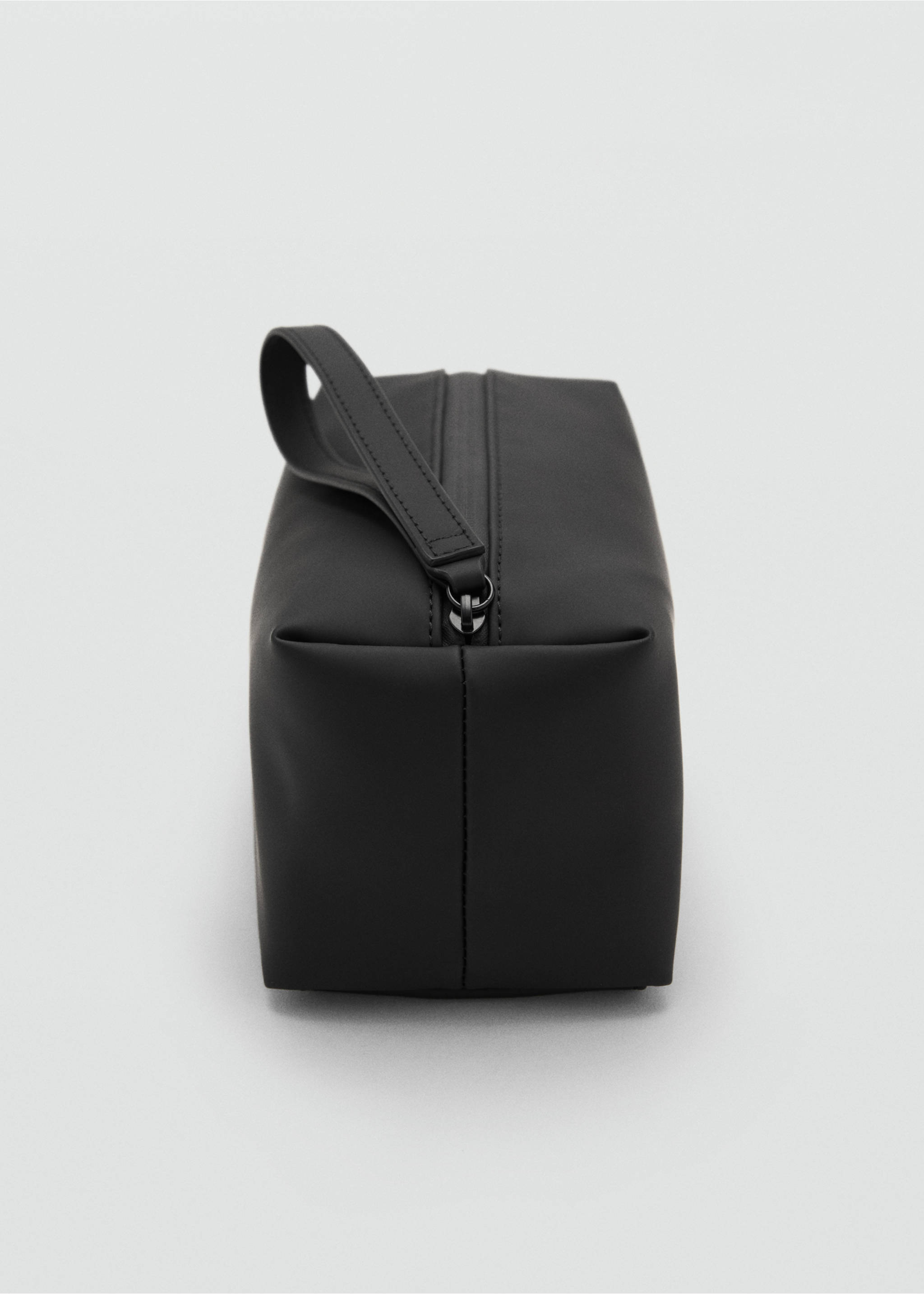 Trousse de toilette effet grainé à poignée contrastante - Détail de l'article 1, Noir. Ref: 17051202-00.