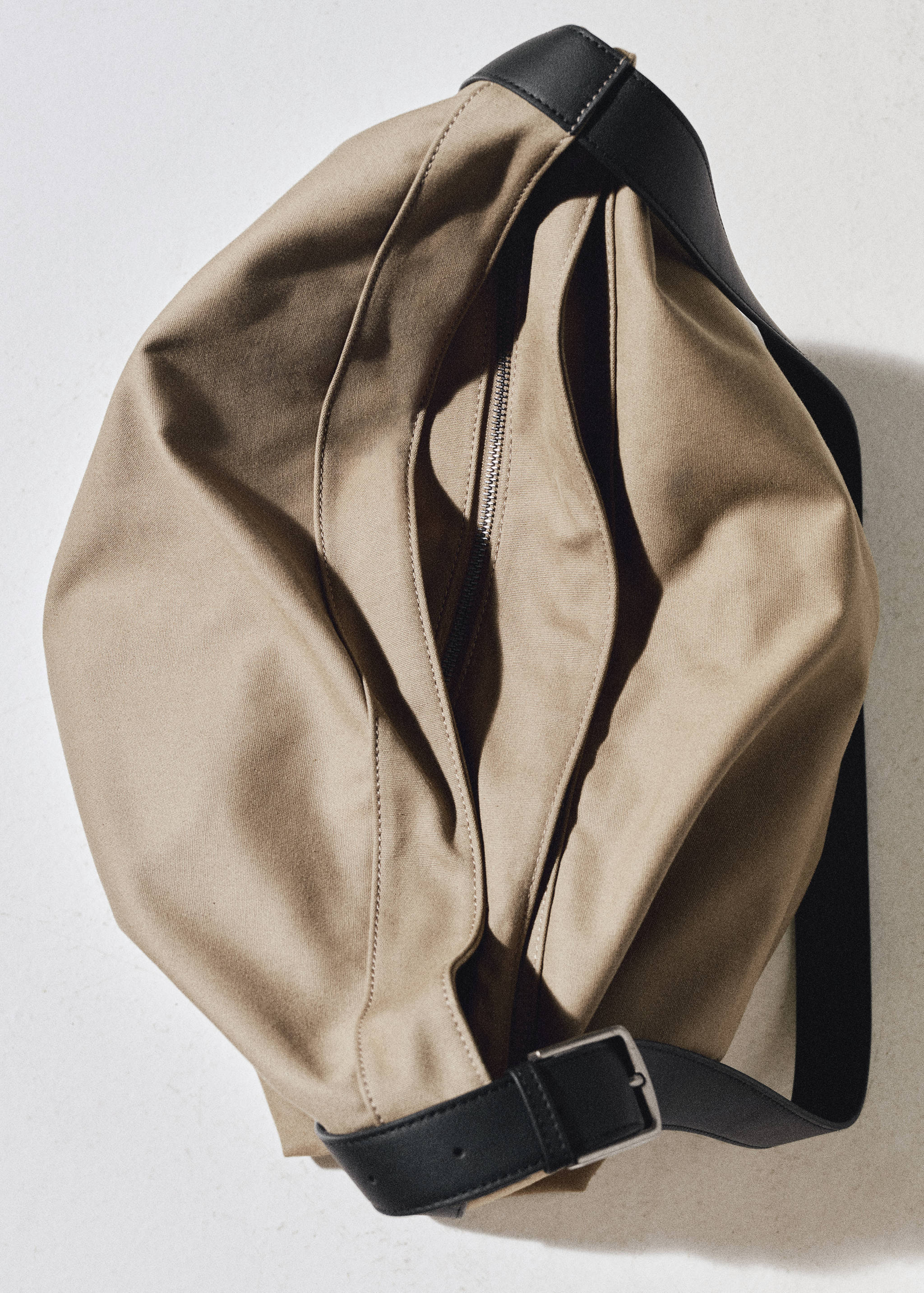 Shopper bag with adjustable handle - General plane