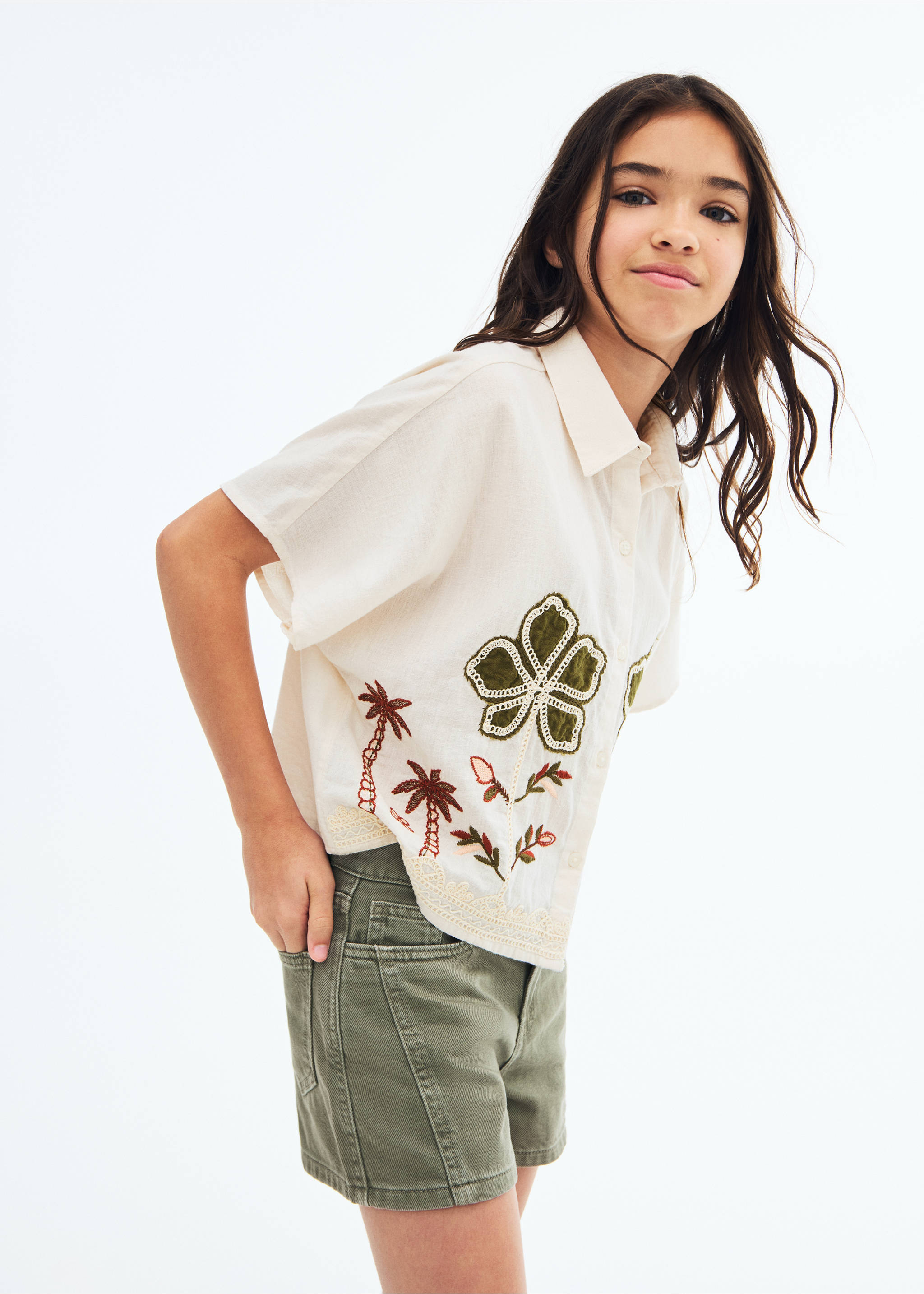 Shorts mit Nahtdetails - Mittlere Ansicht, Khaki. Ref: 17051204-00.