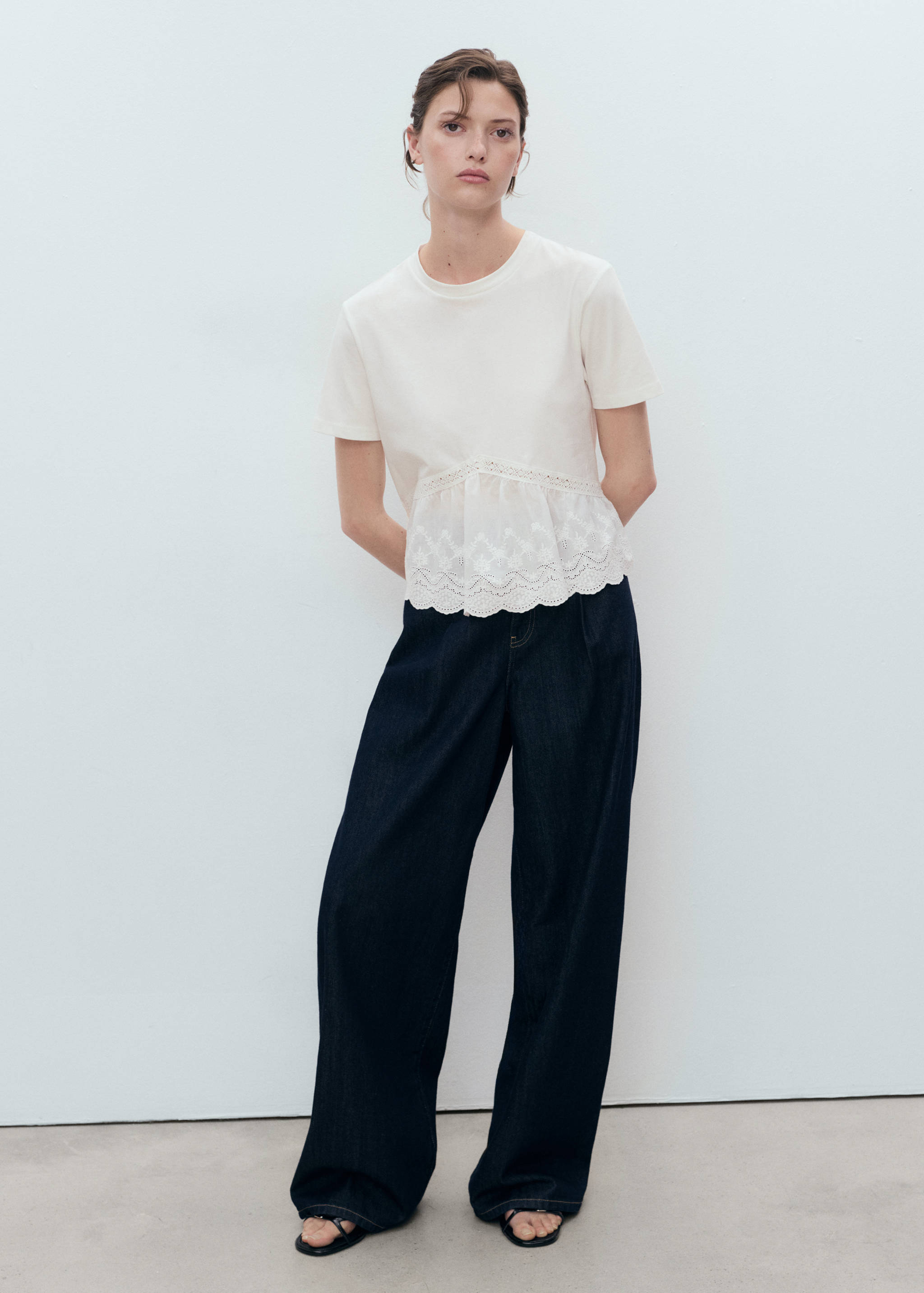 Embroidered ruffle t-shirt - General plane