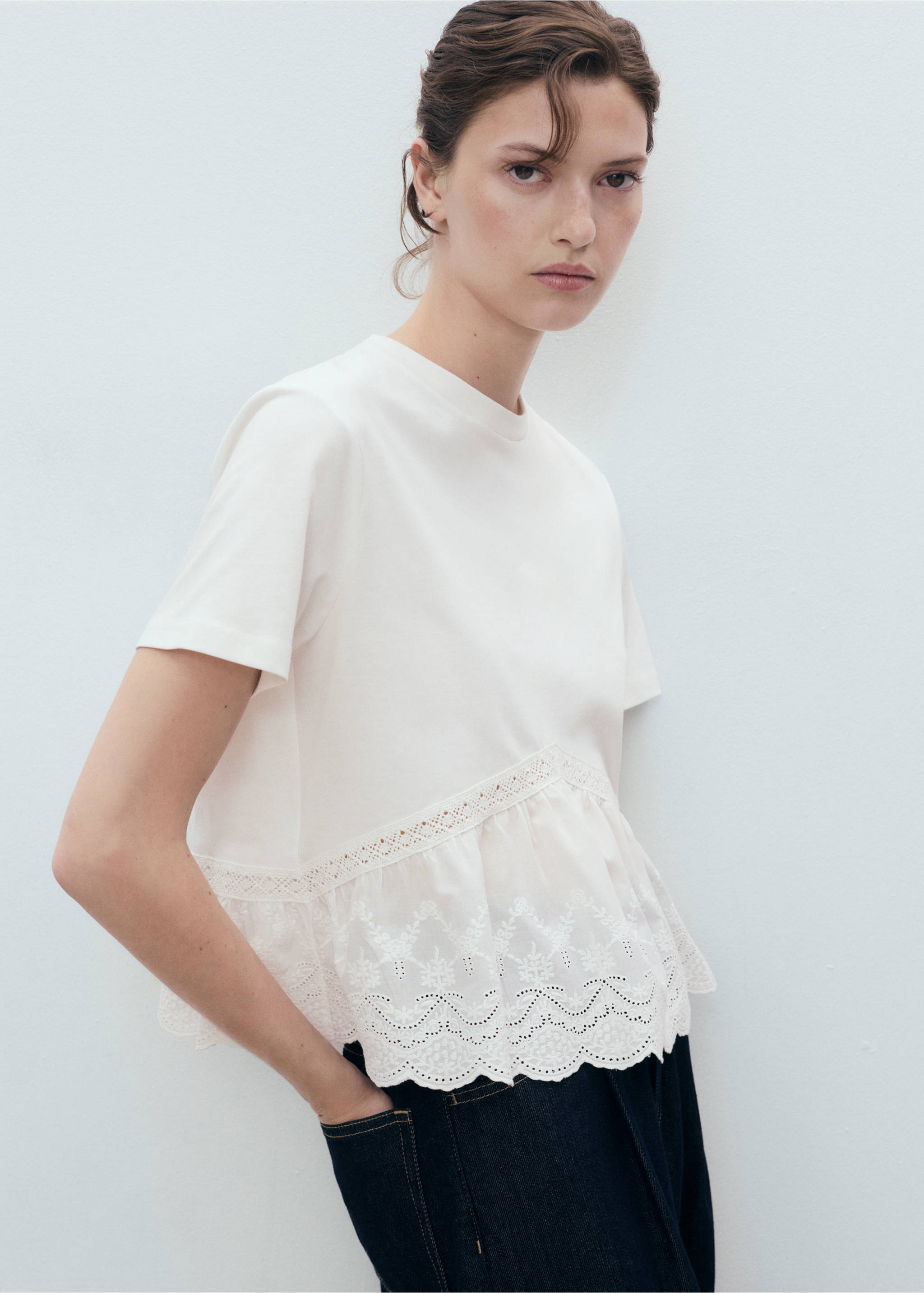 Embroidered ruffle t-shirt - Medium plane, Off White. Ref: 17051212-00.