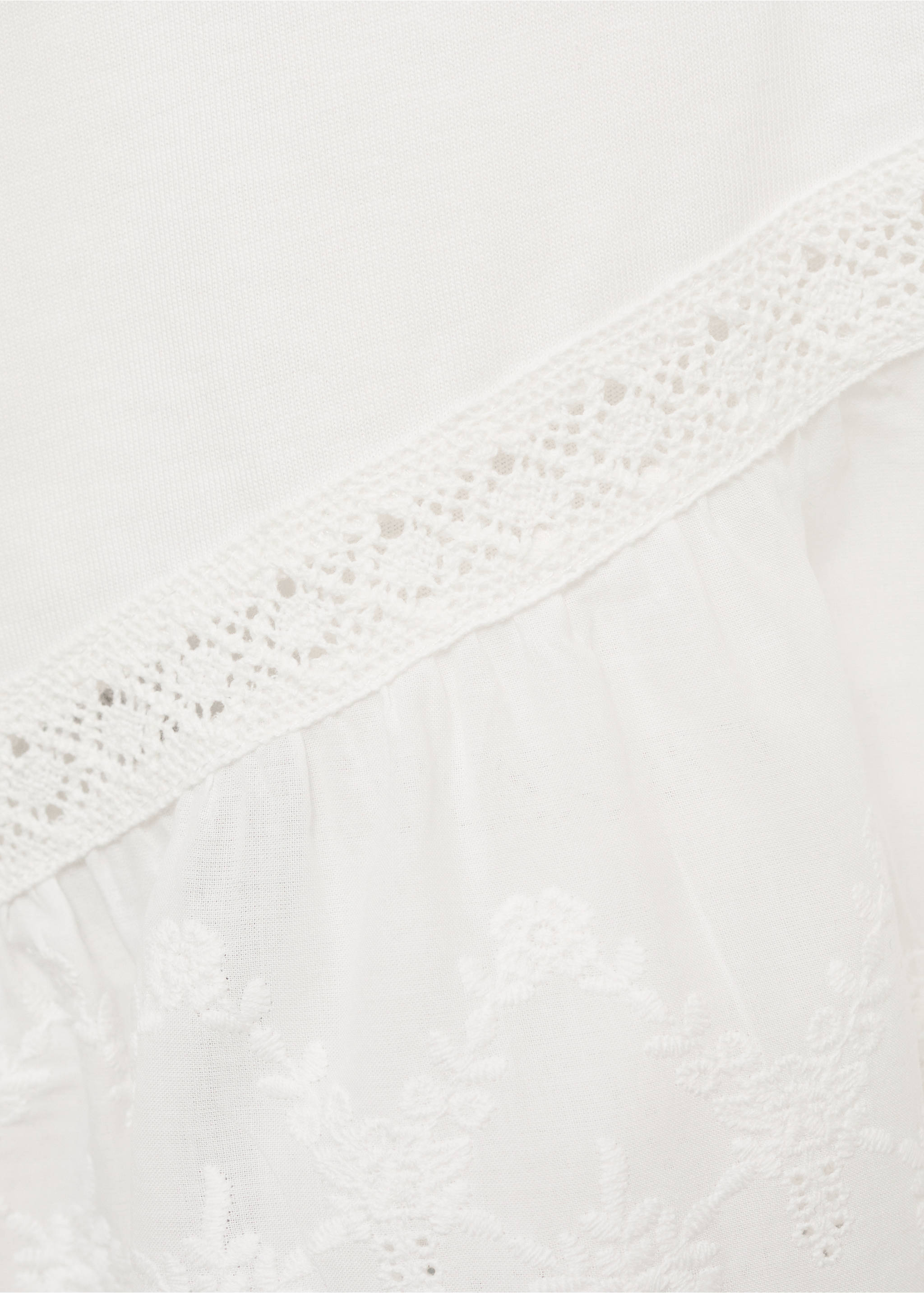 Embroidered ruffle t-shirt - Details of the article 8, Off White. Ref: 17051212-00.