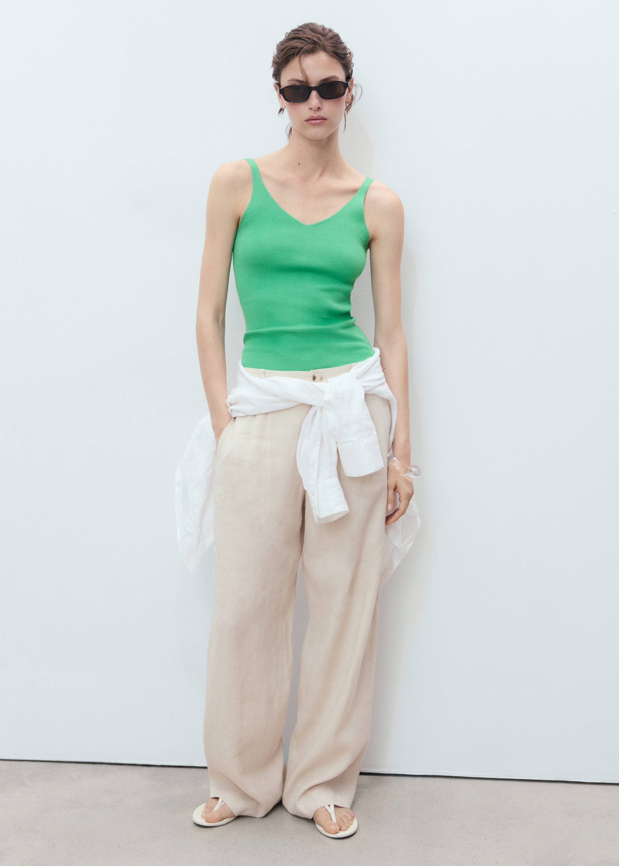 Úpletový top s výstřihem do V - Celkový náhled