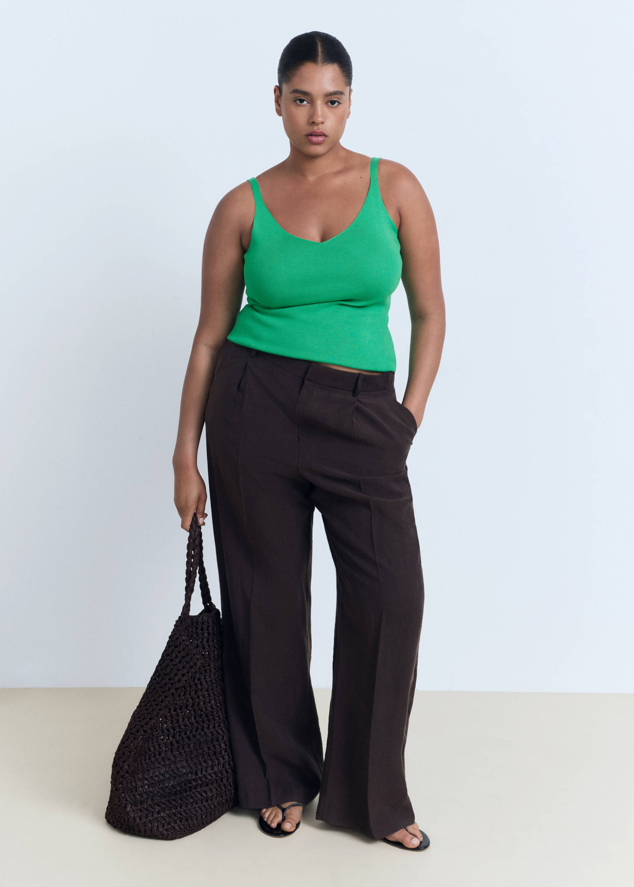 Úpletový top s výstřihem do V - Detail zboží 3