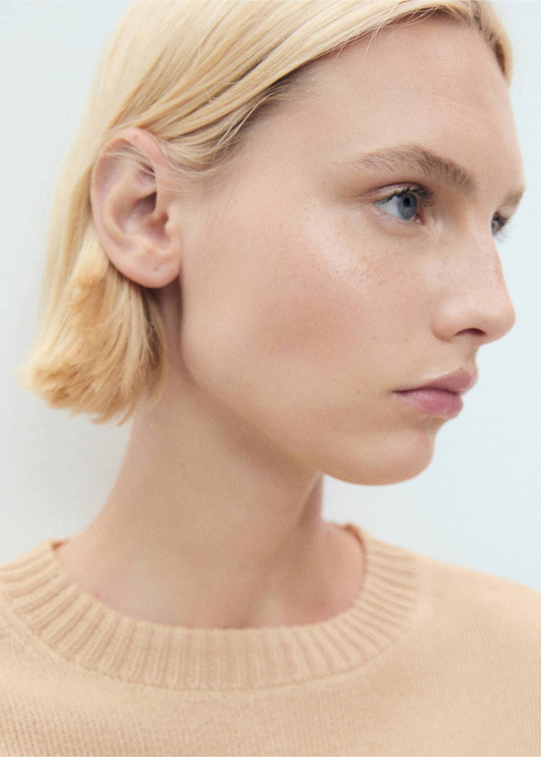 Krótki sweter z krótkim rękawem - Szczegóły artykułu 1, Jasny / Pastelowy Szary. Ref: 17051218-00.