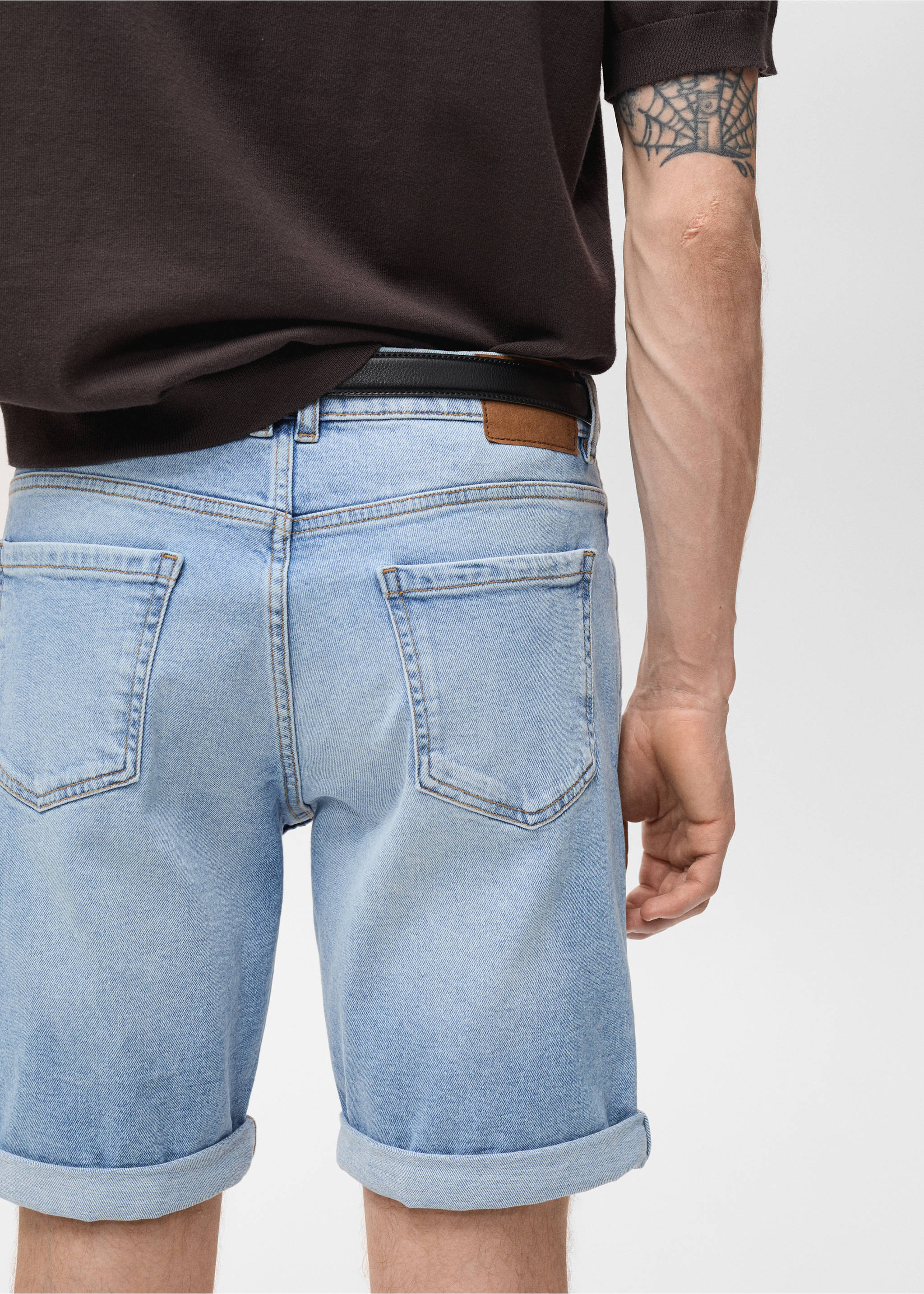 Bermuda en jean slim fit - Détail de l'article 6, Bleu moyen. Ref: 17051221-00.