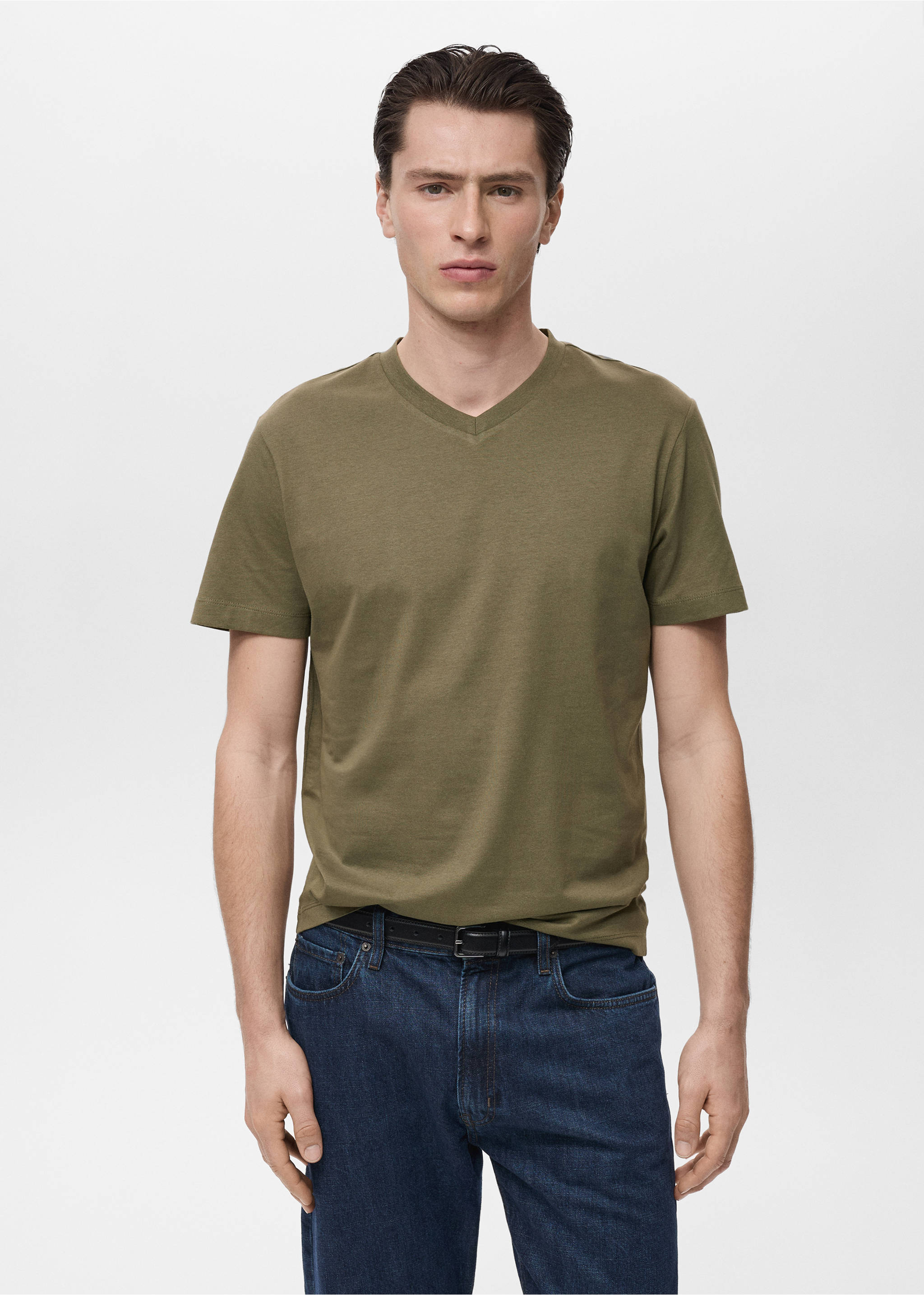 V-neck T-shirt - Medium plane, Olive Green. Ref: 17051229-00.