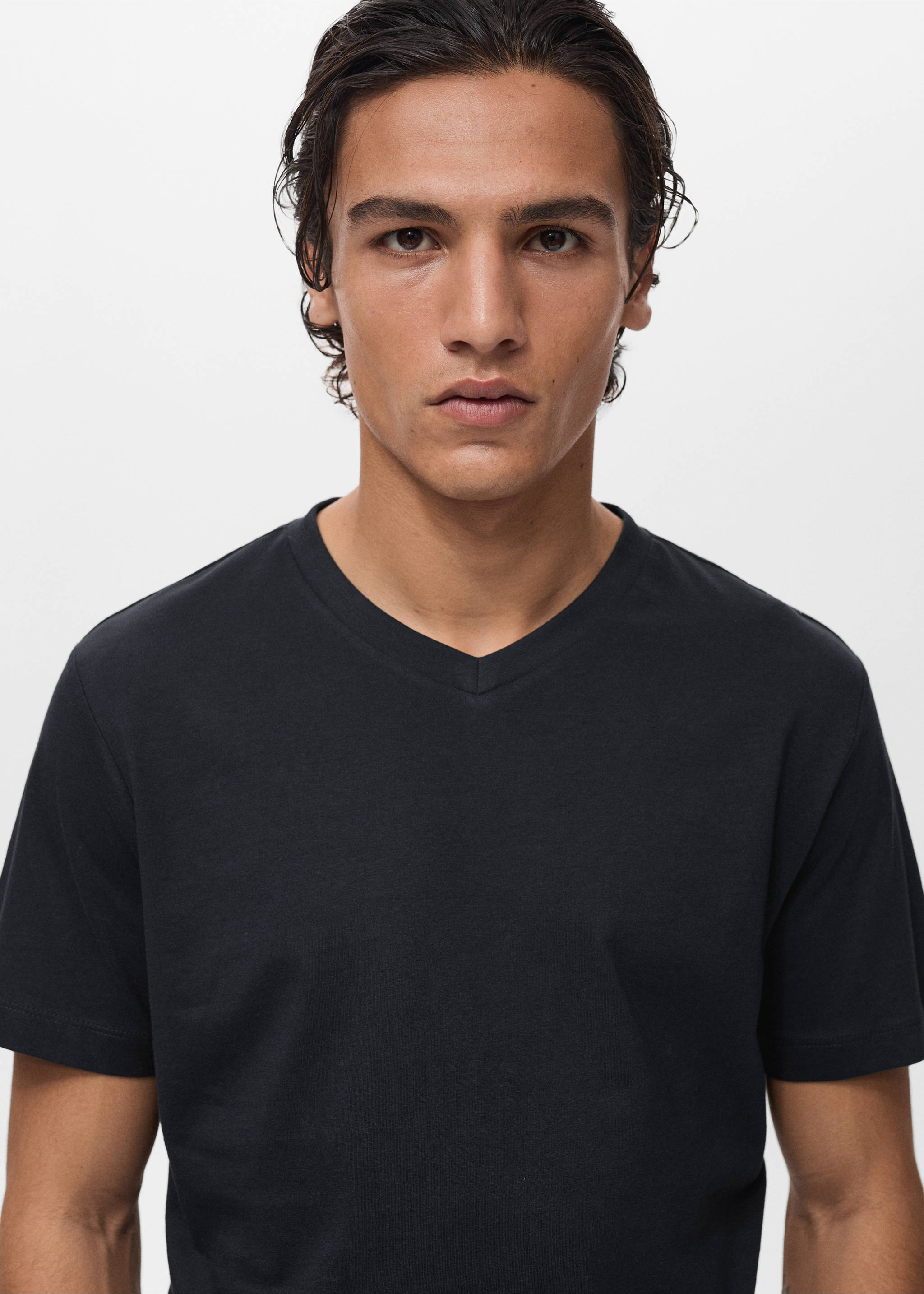 V-neck T-shirt - Details of the article 1, Dark Navy. Ref: 17051229-00.