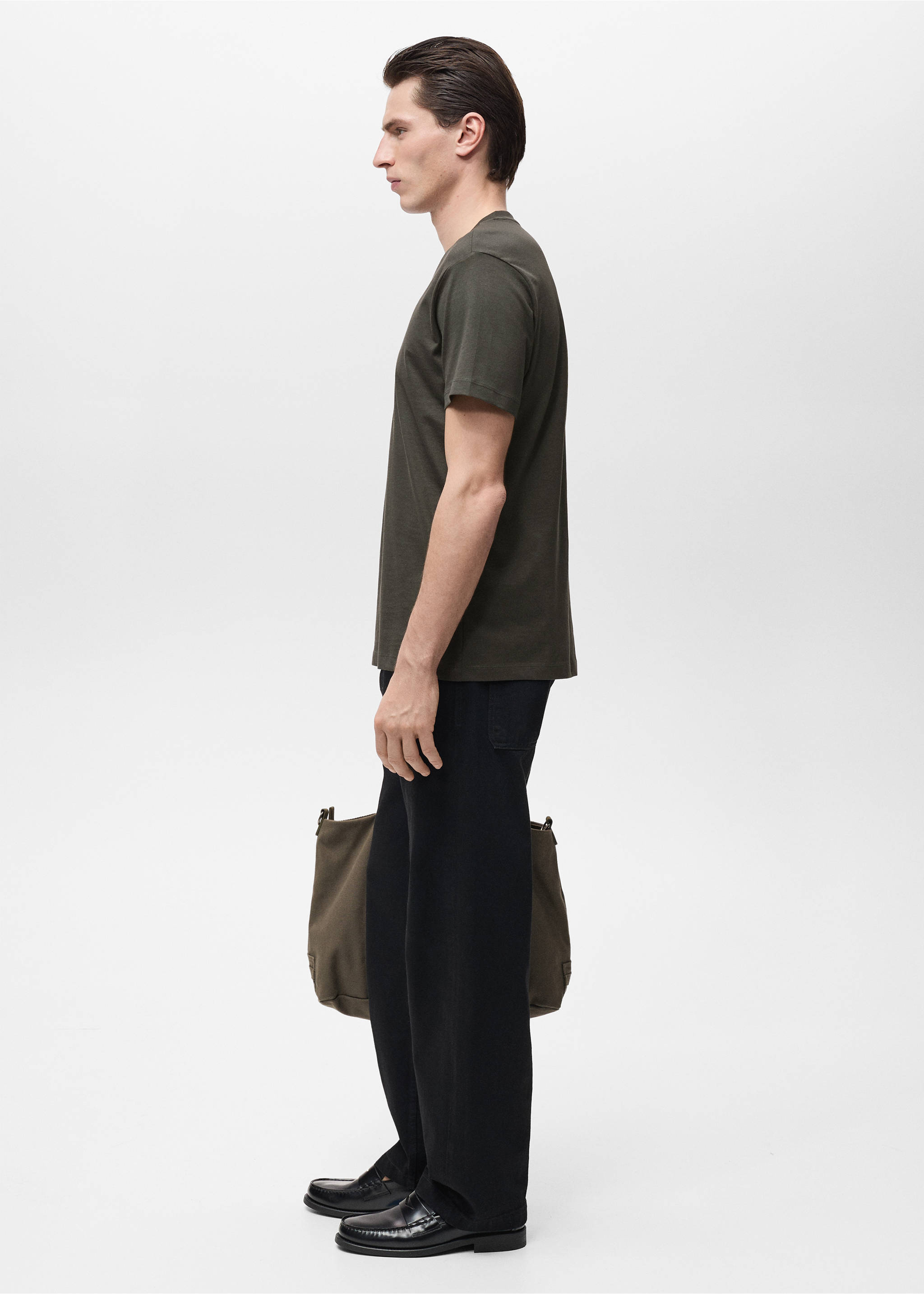 V-neck T-shirt - Details of the article 2, Charcoal. Ref: 17051229-00.