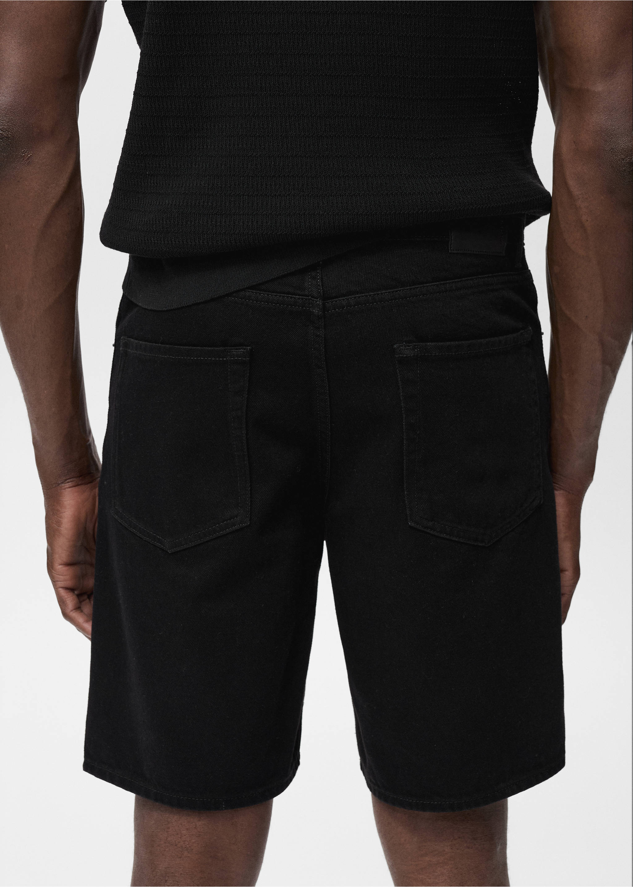 Bermuda en jean regular-fit - Détail de l'article 3, Black denim. Ref: 17051231-00.