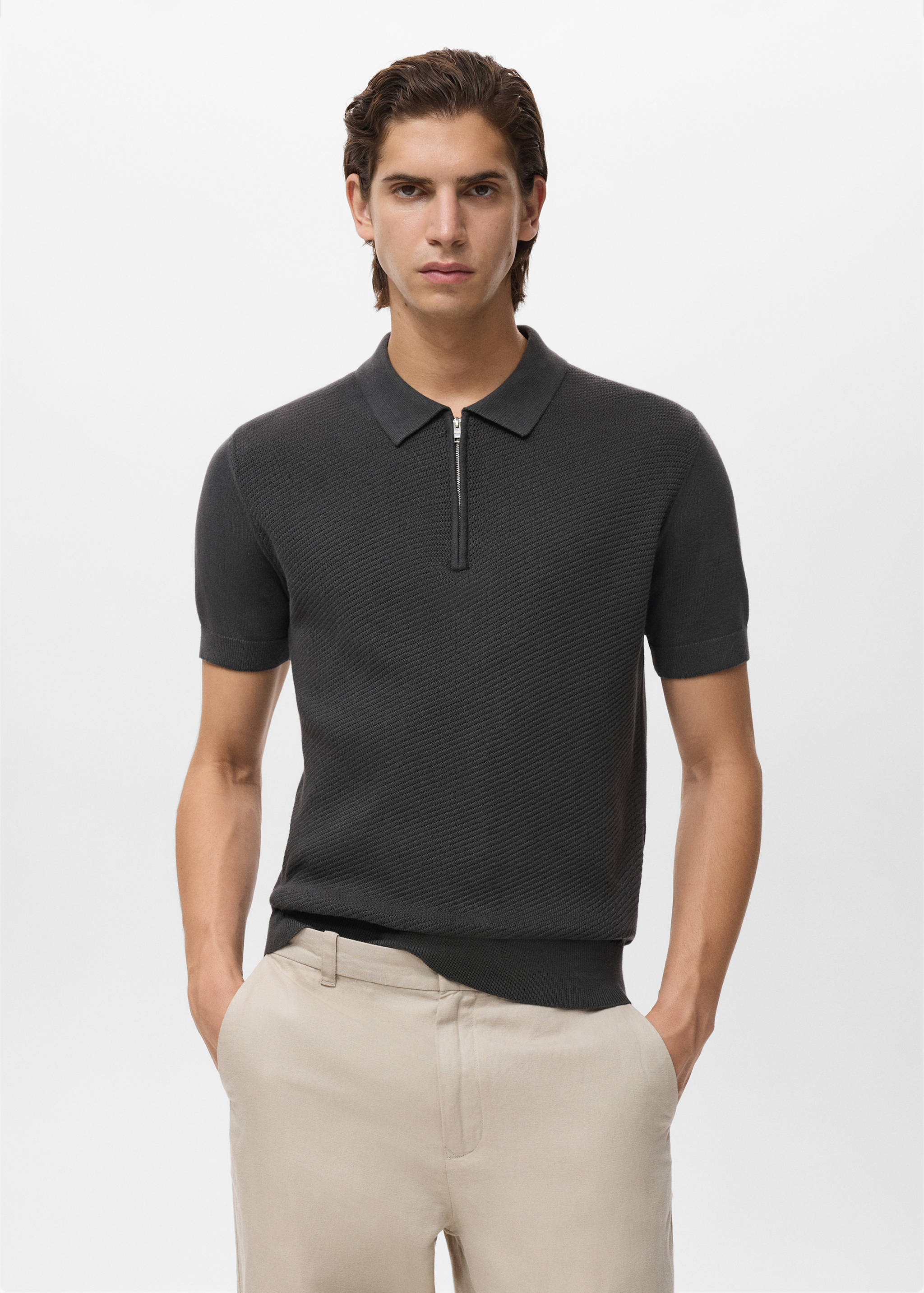 Openwork knitted polo shirt with zip - Men | MANGO OUTLET Romania