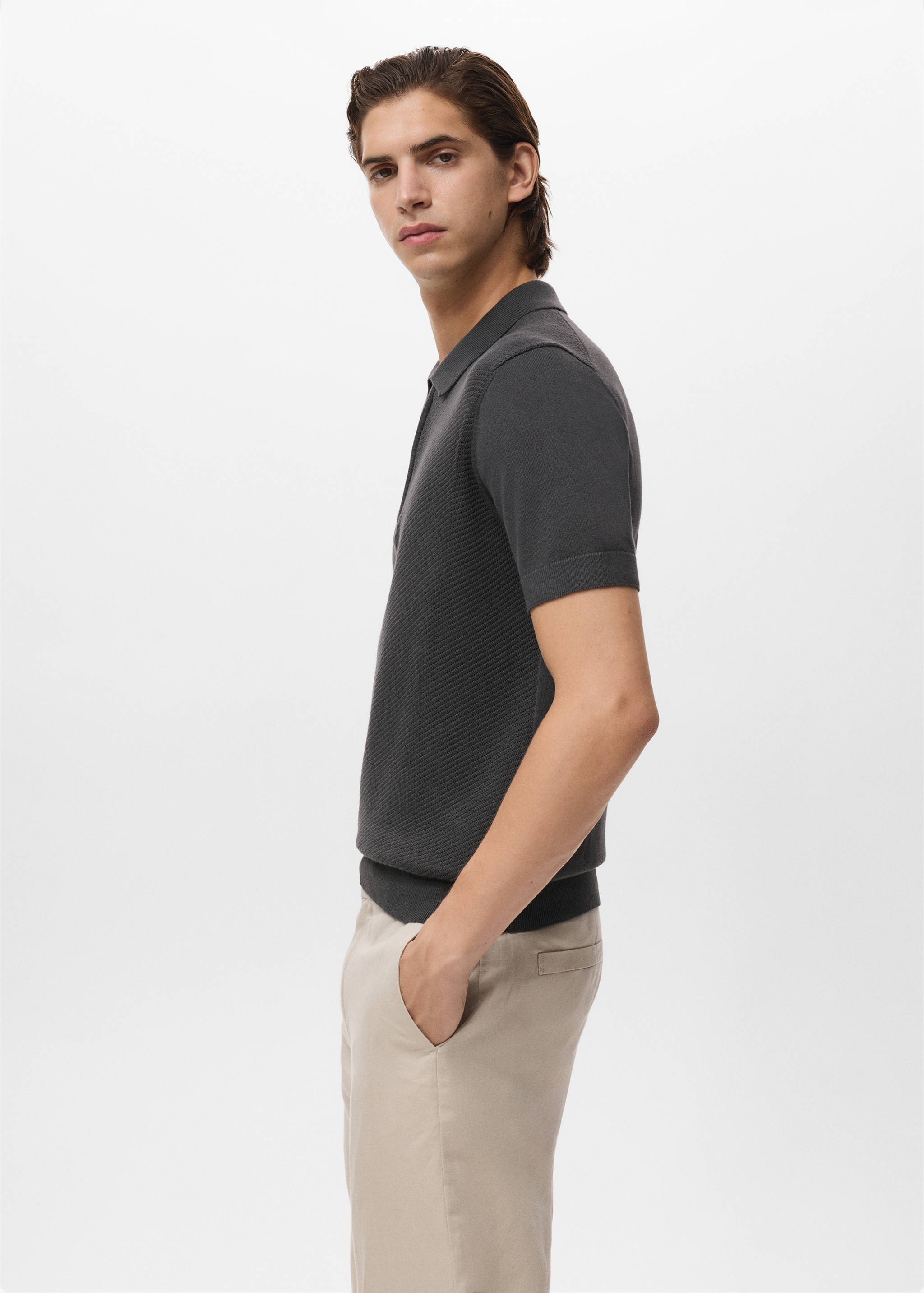Openwork knitted polo shirt with zip - Men | MANGO OUTLET Romania