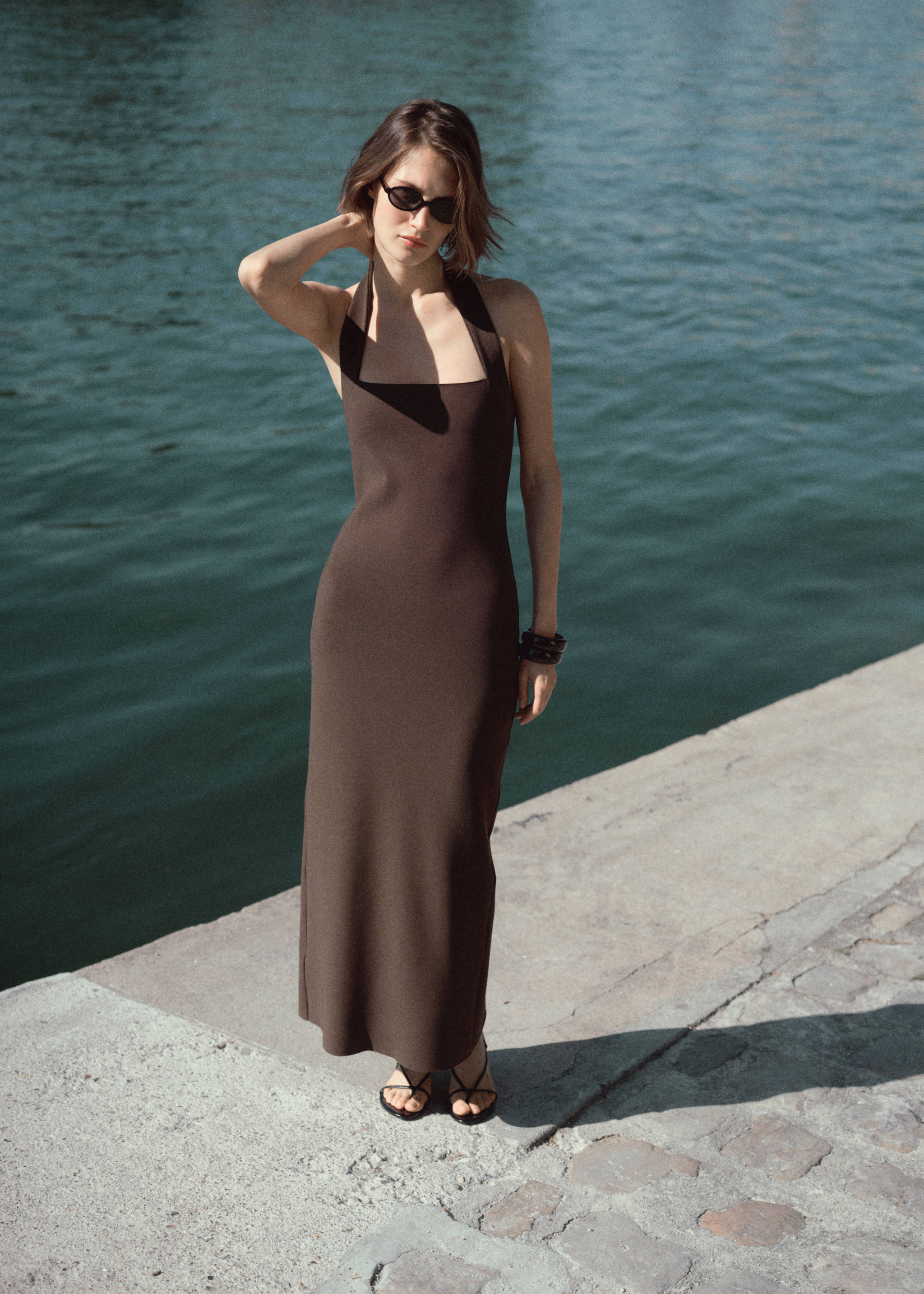 Long halter-neck dress - Details of the article 7, Brown. Ref: 17051243-00.