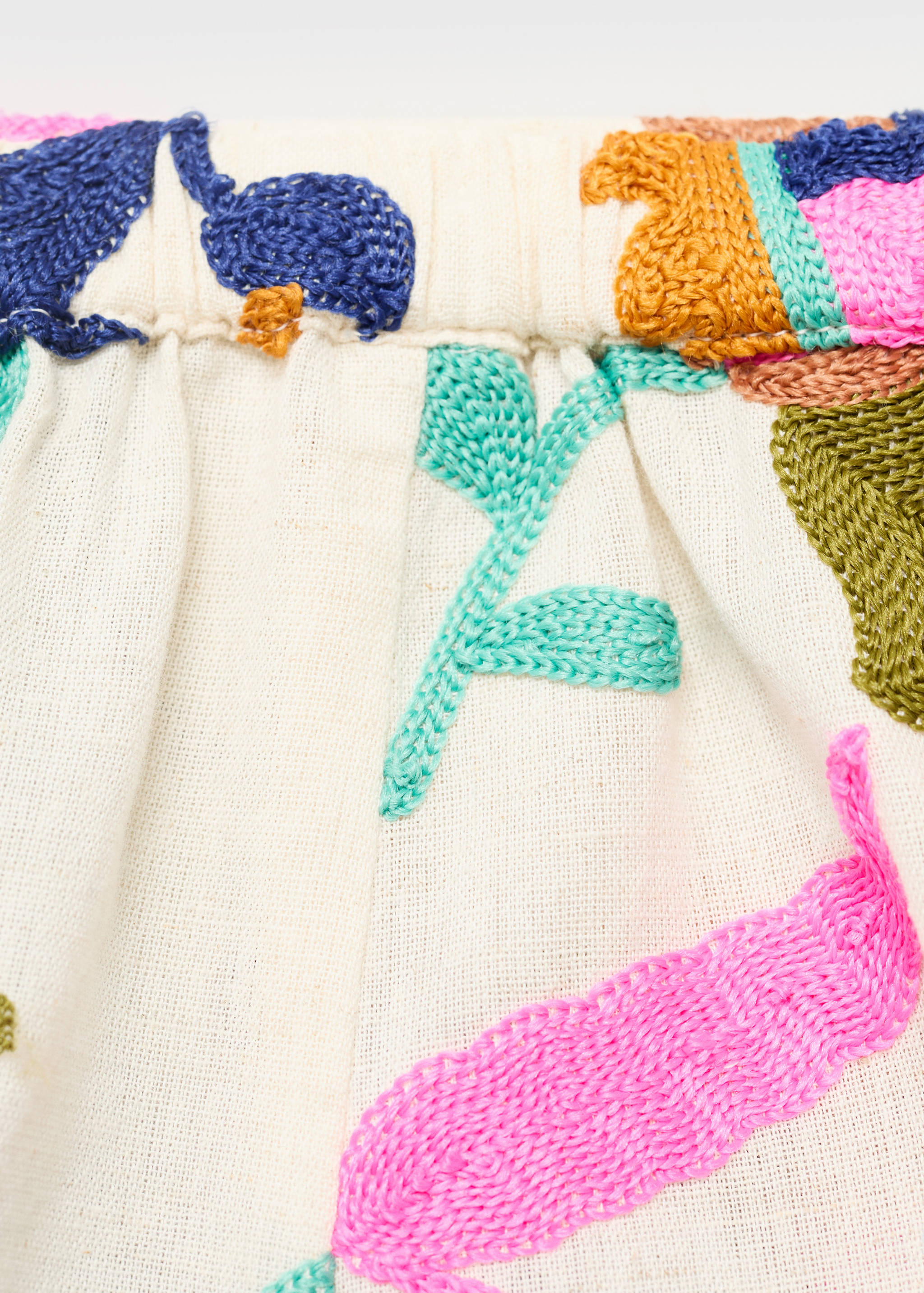 Embroidered linen shorts - Details of the article 8