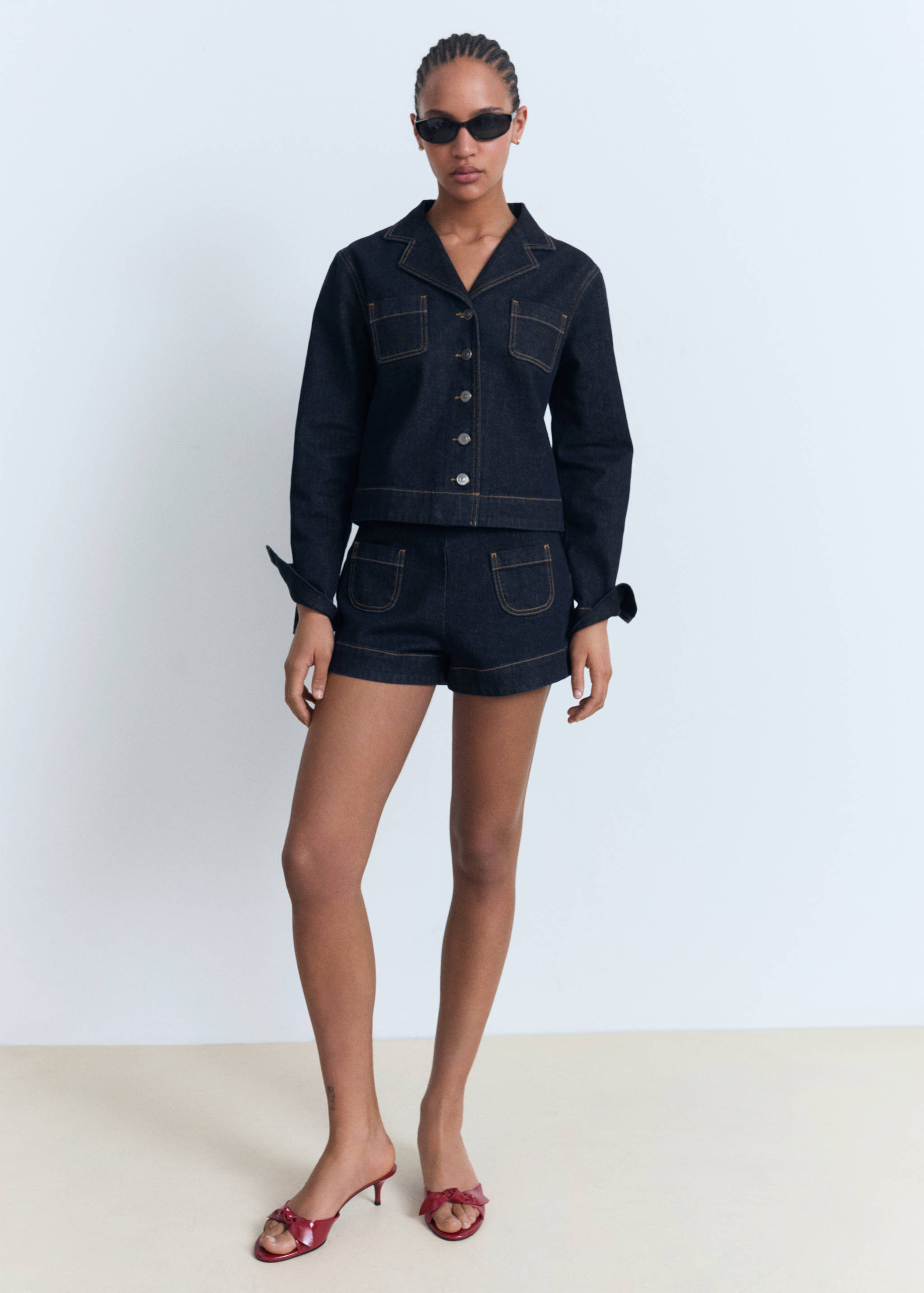 High-waisted denim shorts with pockets - General plane