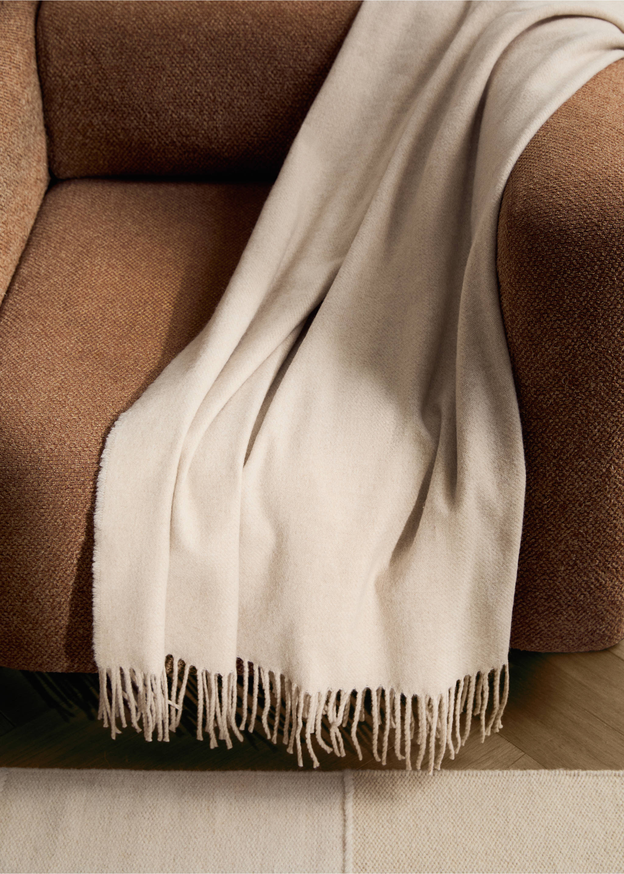 Wool-blend blanket with fringes - General plane, Sand. Ref: 17051271-00.