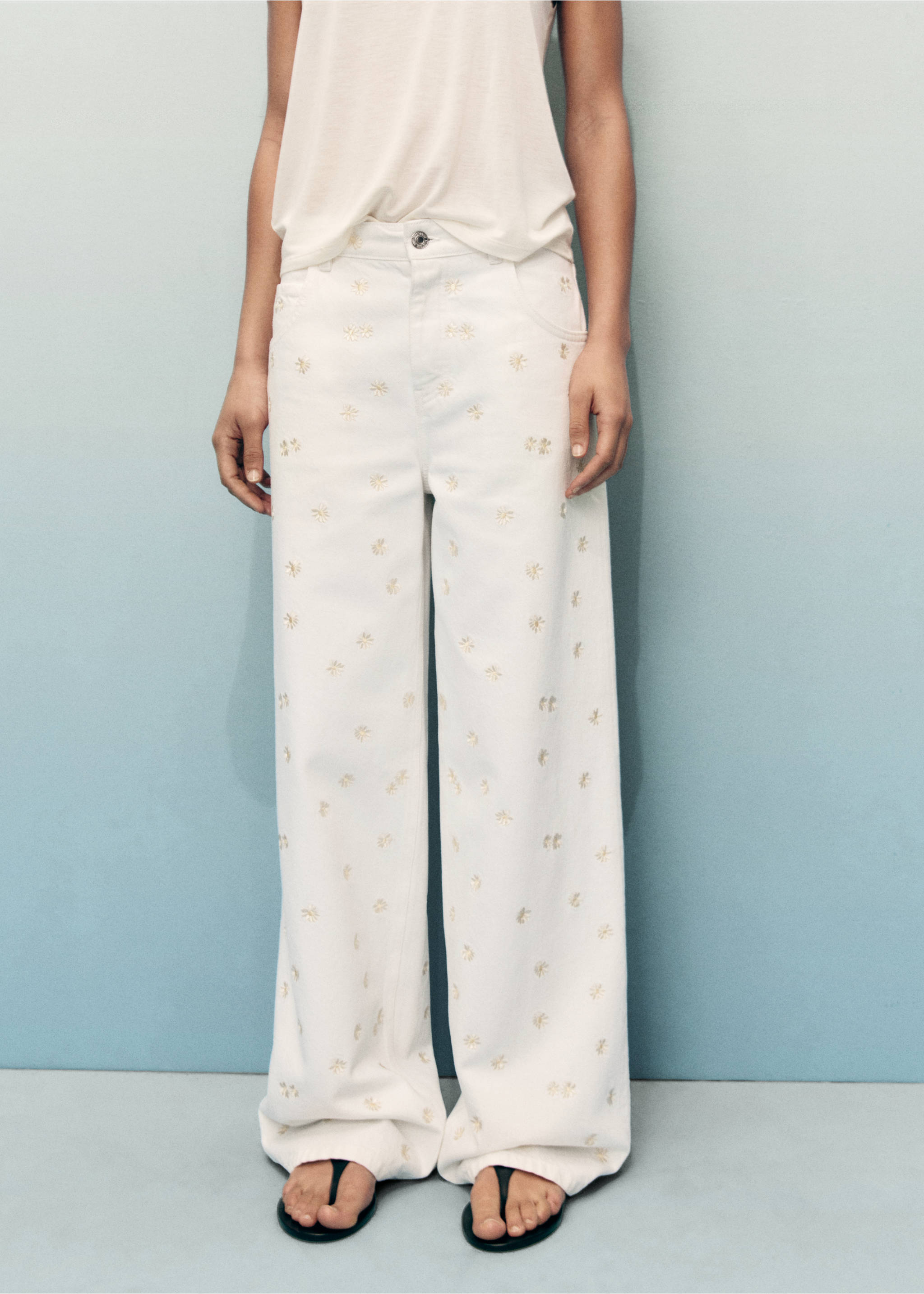 Flower-embroidered wide leg jeans - Medium plane, Off White. Ref: 17051287-00.