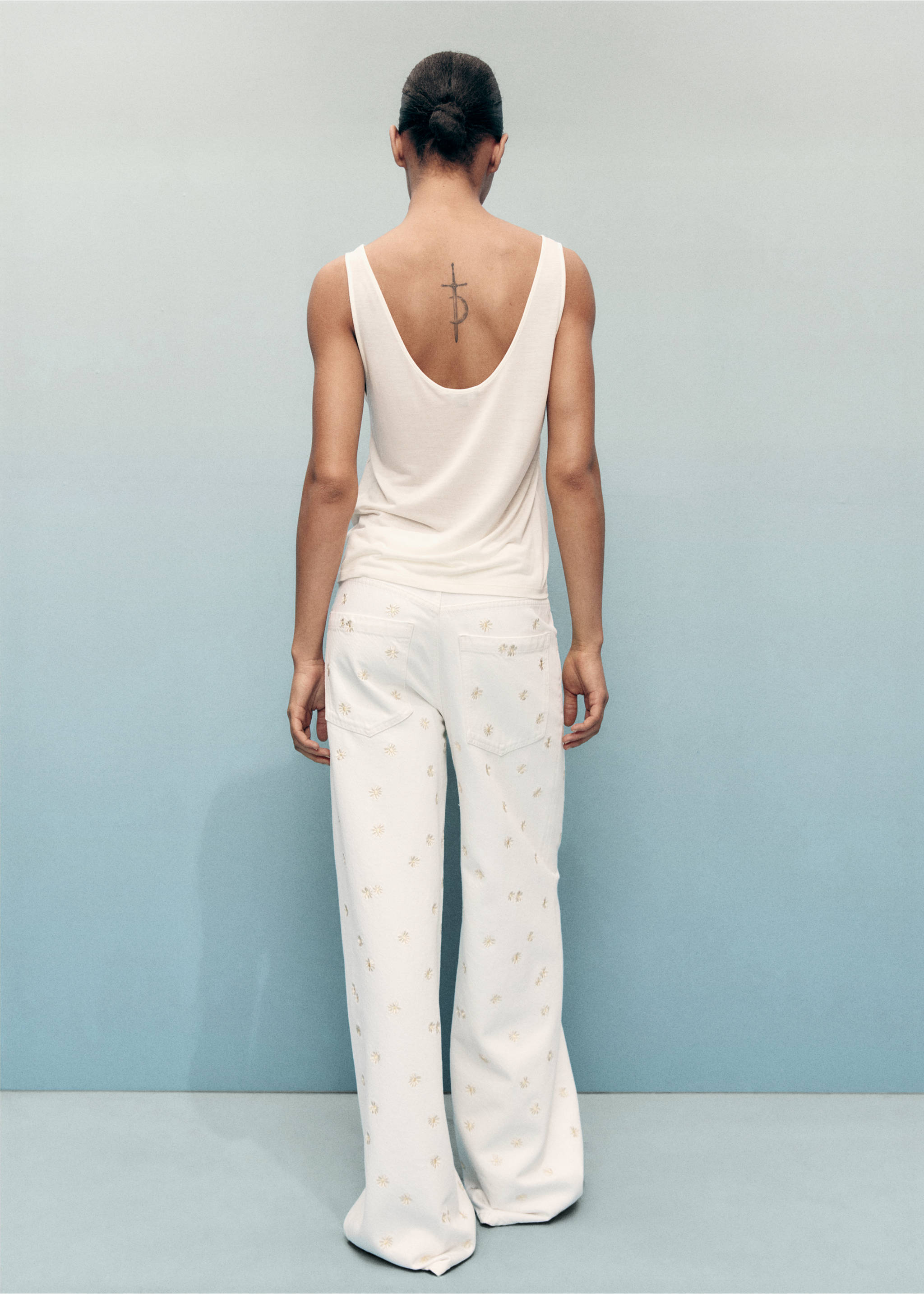 Flower-embroidered wide leg jeans - Reverse of the article, Off White. Ref: 17051287-00.
