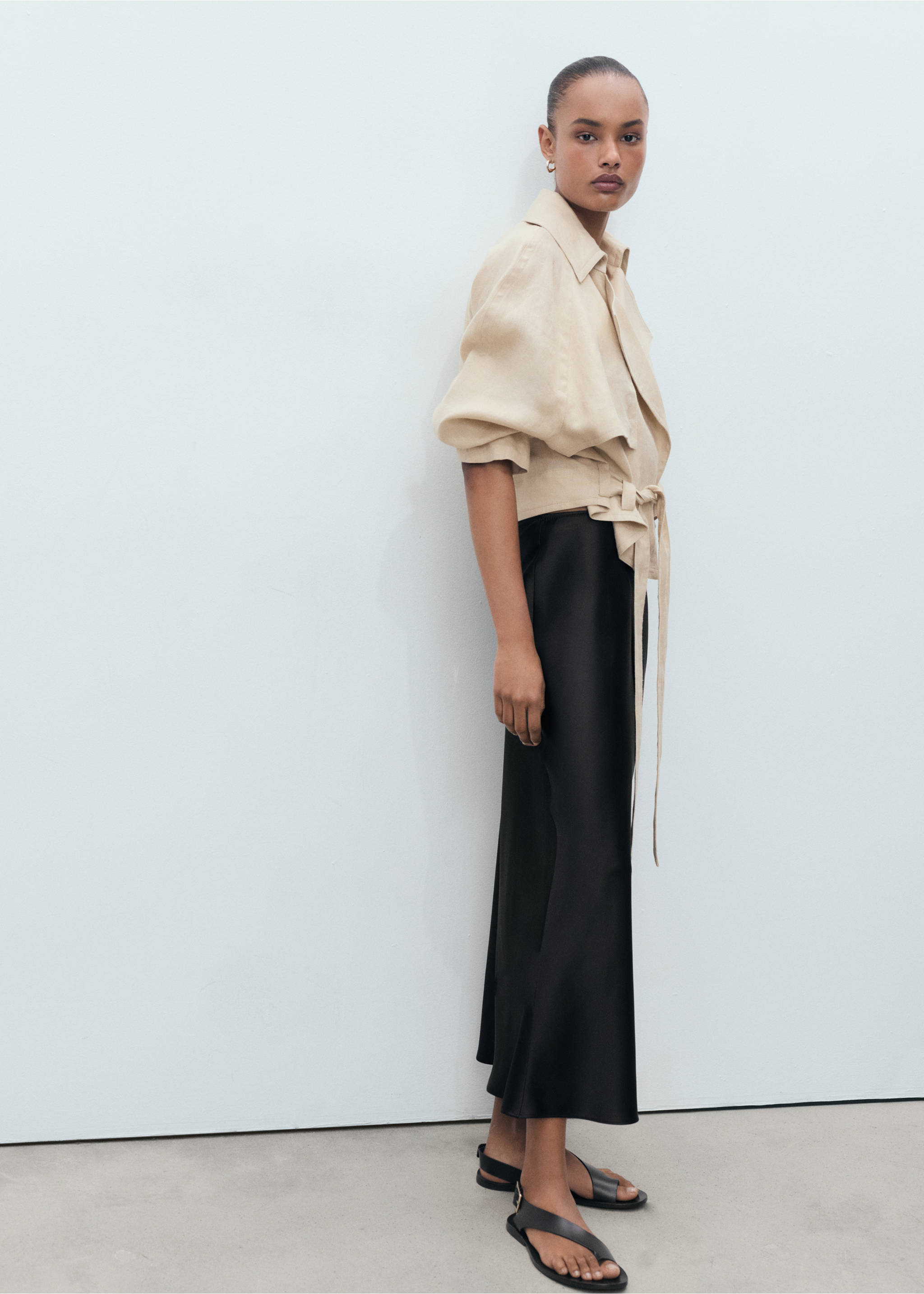 Faldilla llarga setinada - Detall de l'article 6, Negre. Ref: 17051288-00.