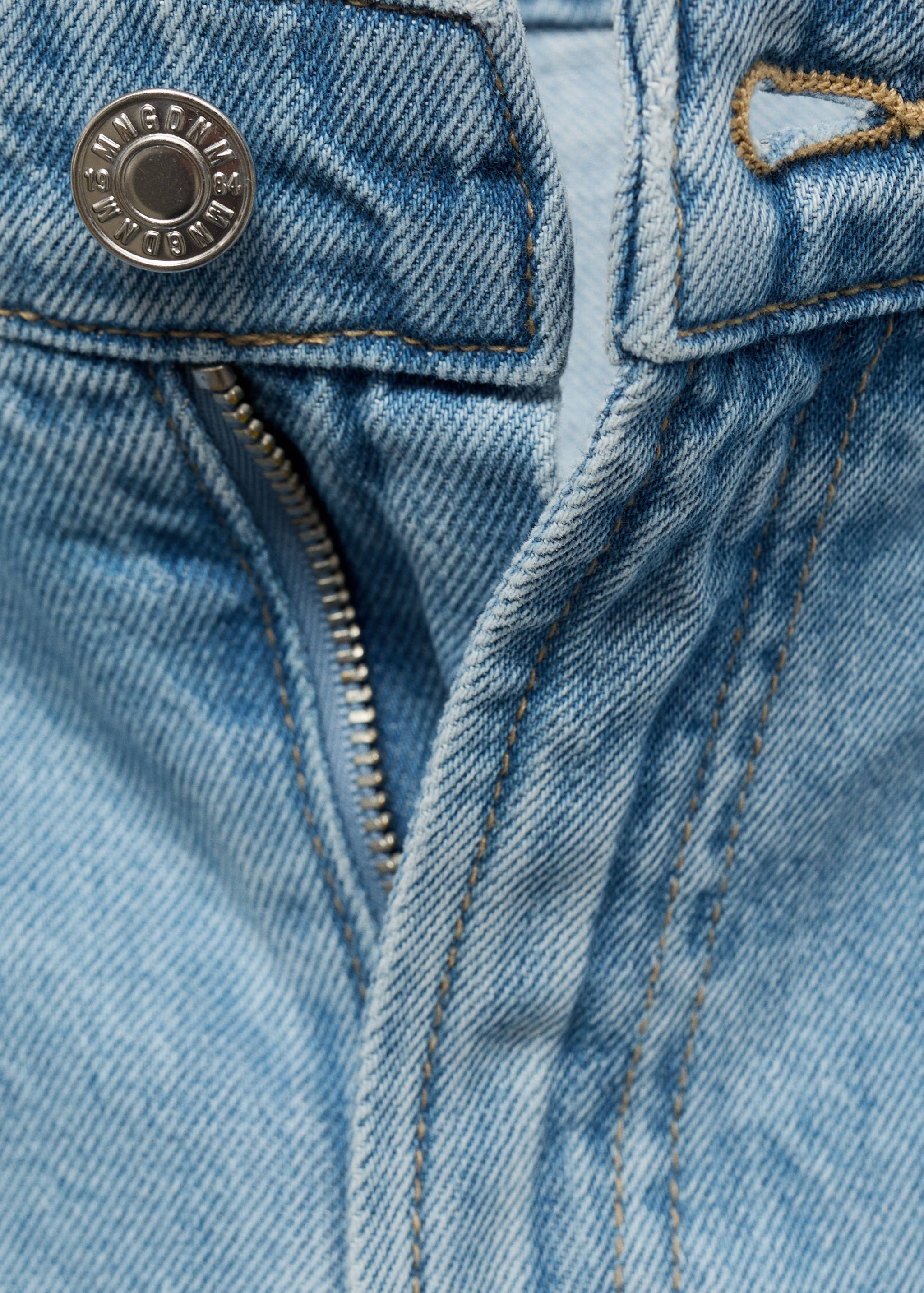 Mid-rise denim bermuda shorts with pleats - Details of the article 8
